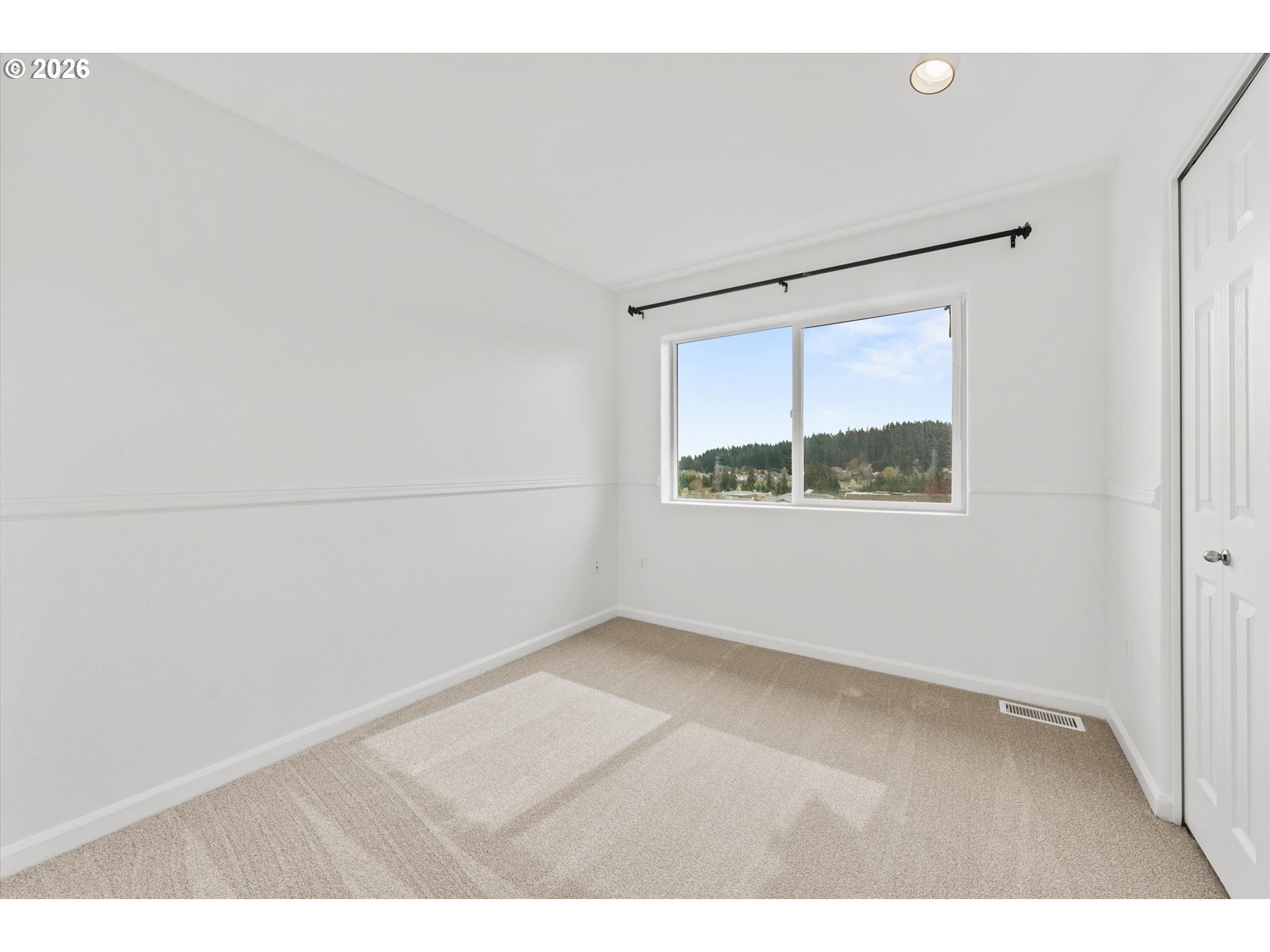 Photo #32: 639581000 Listing: Photo #32