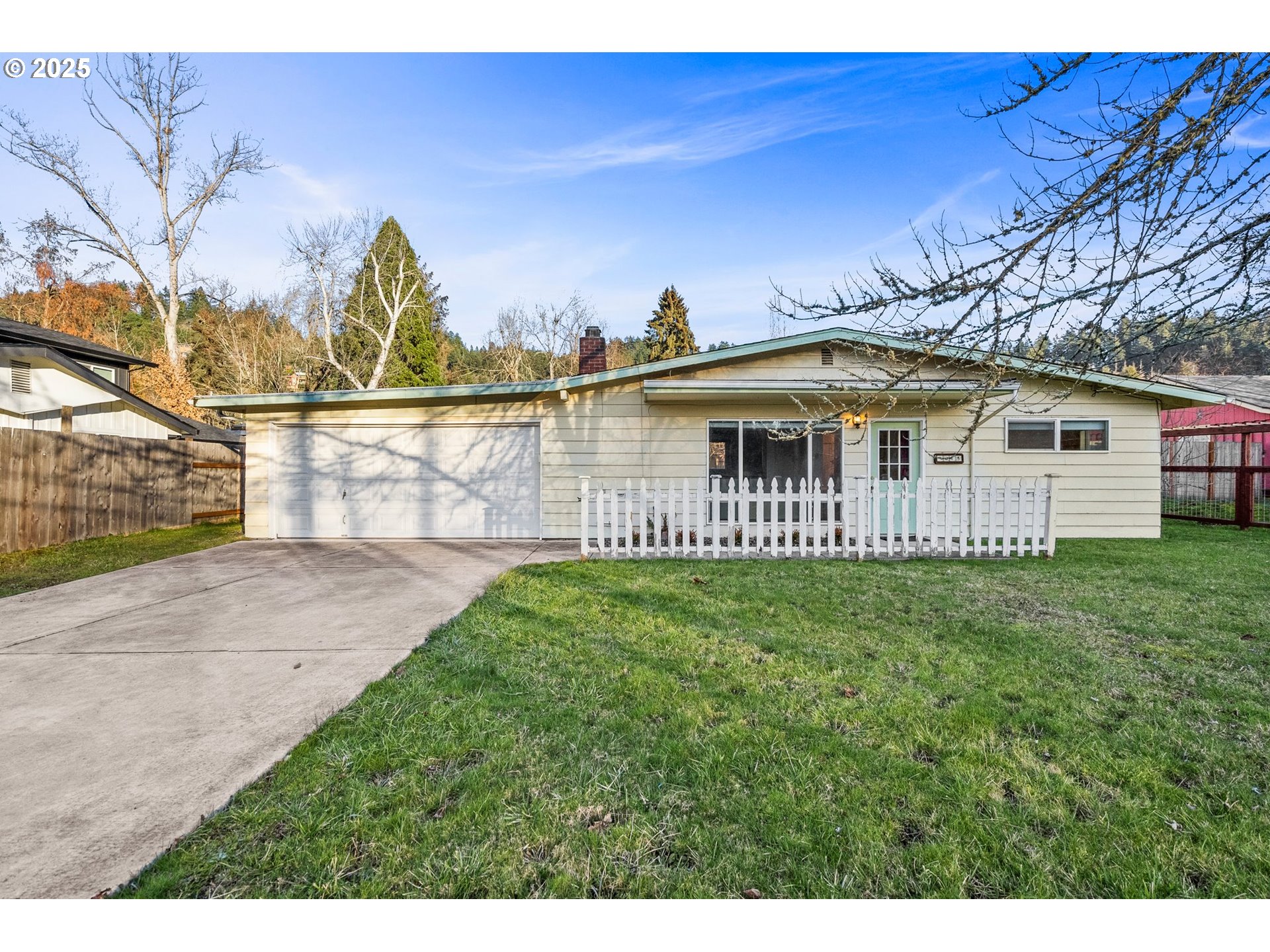 Photo of 3875 AMAZON DR Eugene OR 97405