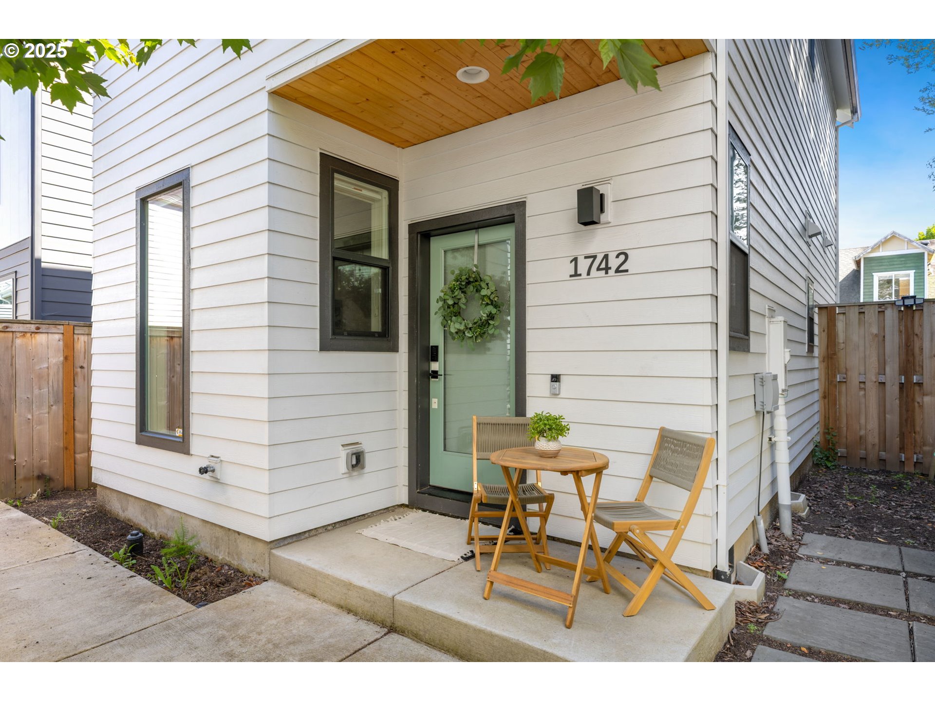Photo #2: 640264560 Listing 