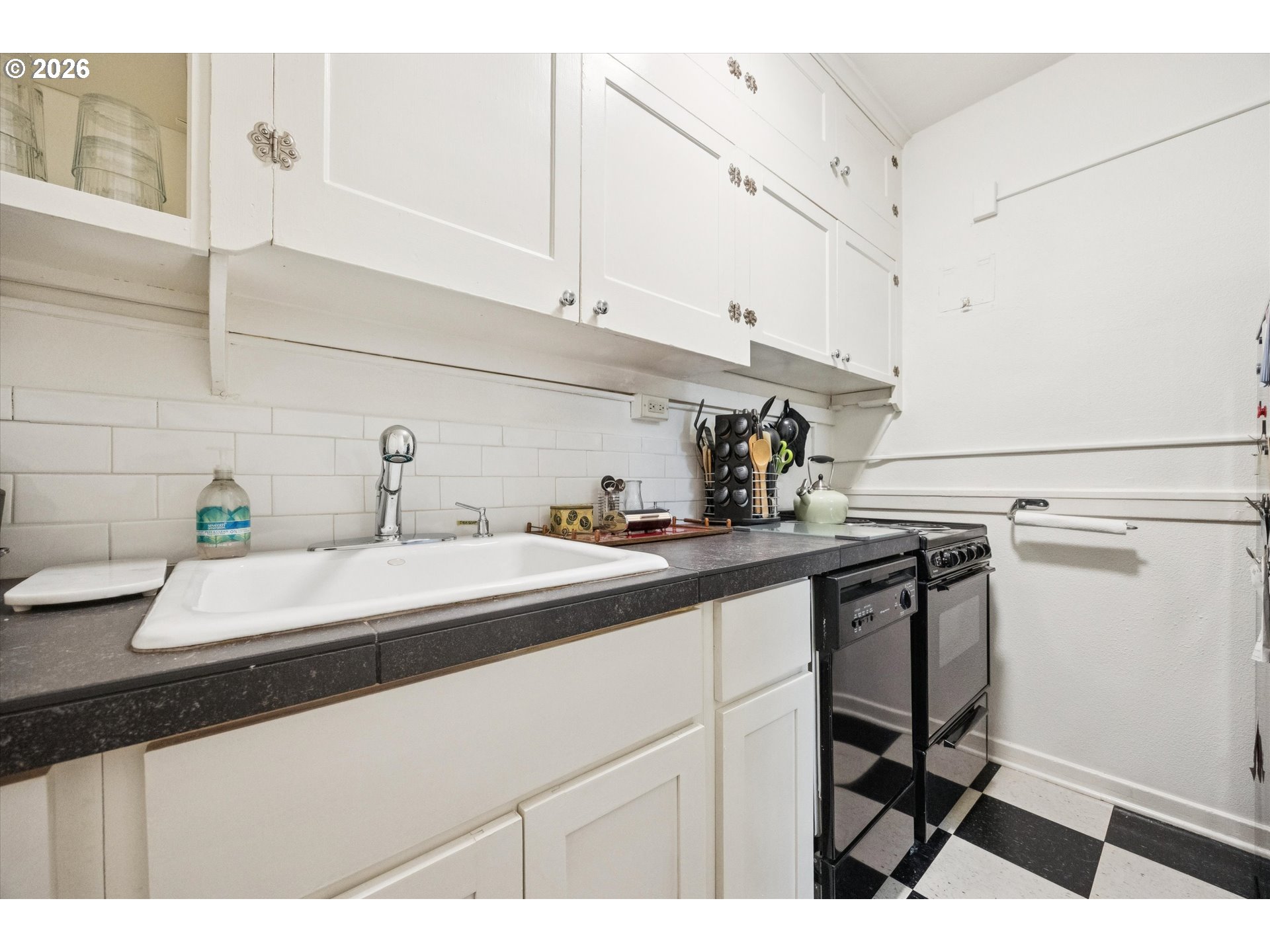 Photo #15: 640583324 Listing: Photo #15