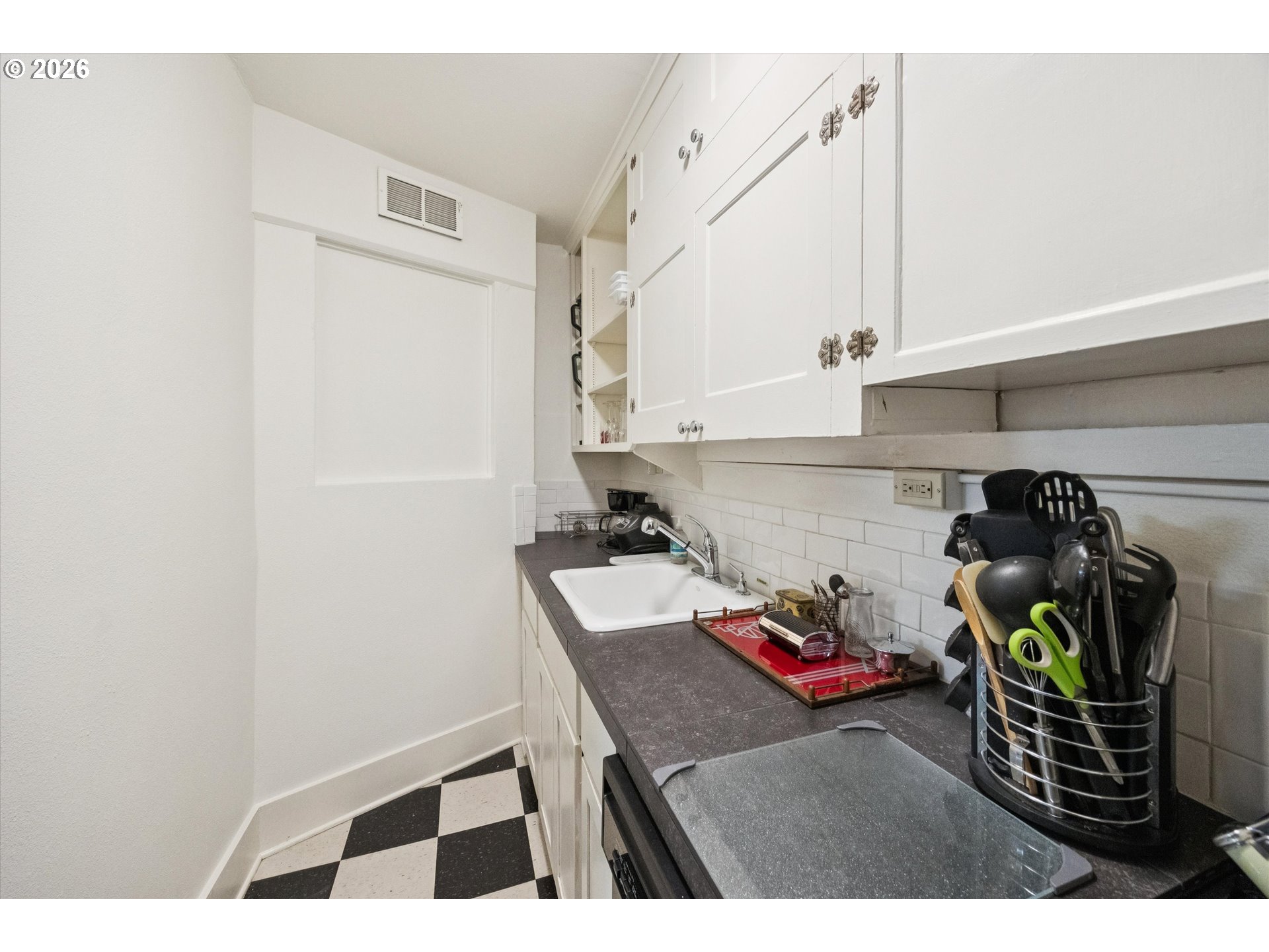 Photo #14: 640583324 Listing: Photo #14