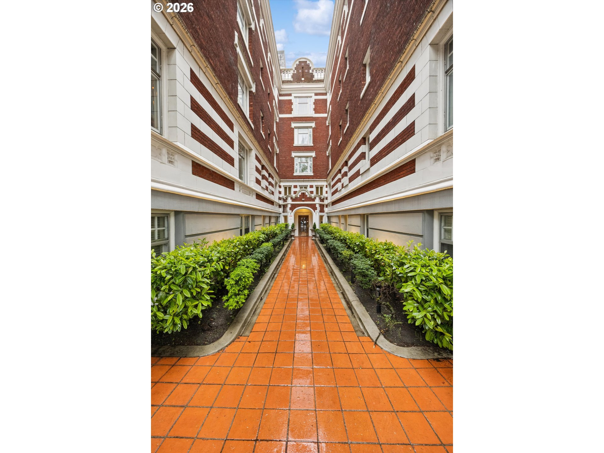 1811 NW COUCH ST UNIT 202, Portland, OR, 97209