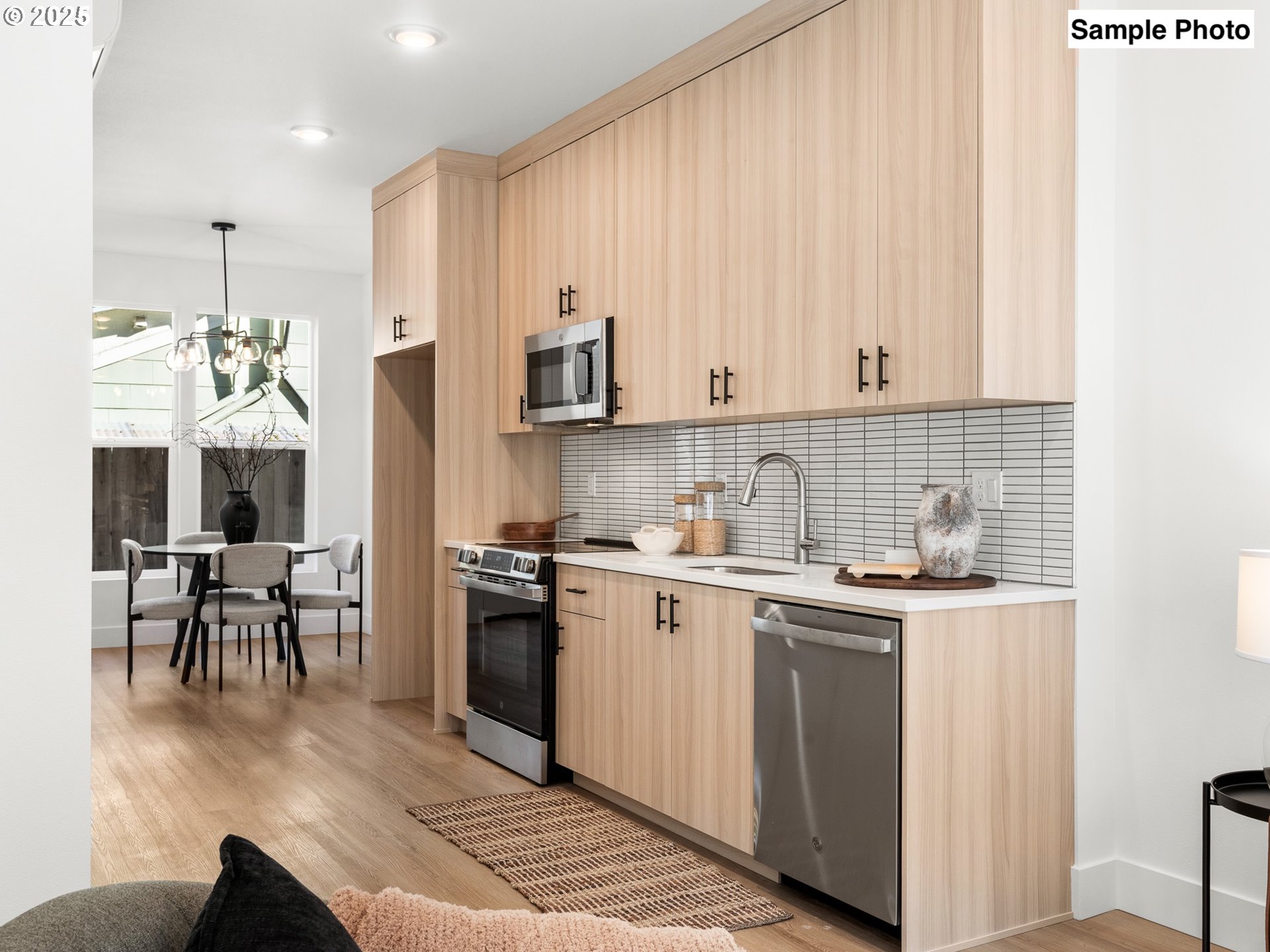 Photo #4: 641072206 Listing: Photo #4