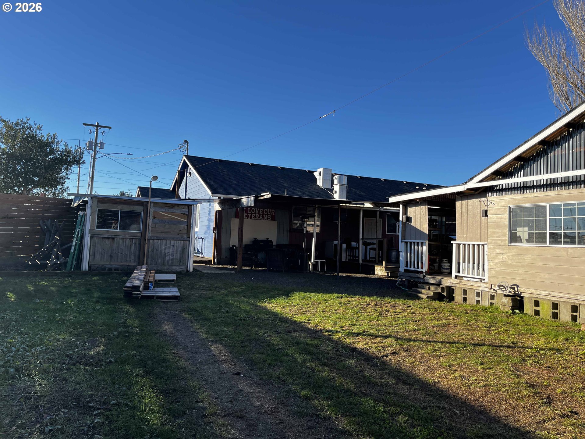 1890 37TH ST, Florence, OR, 97439