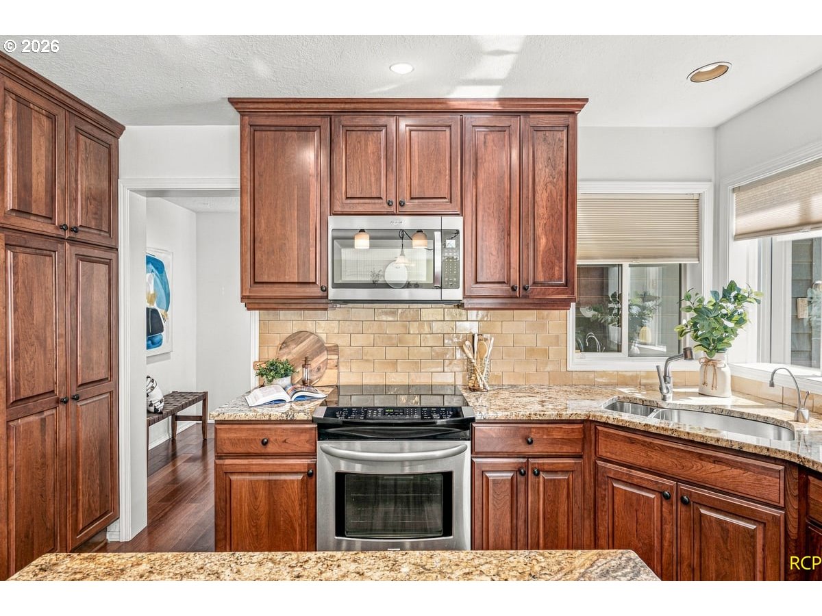 Property photo 11 of 35