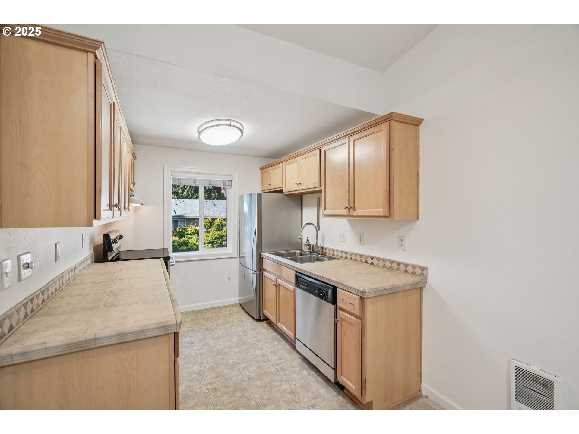 Photo #11: 641917932 Listing: Photo #11