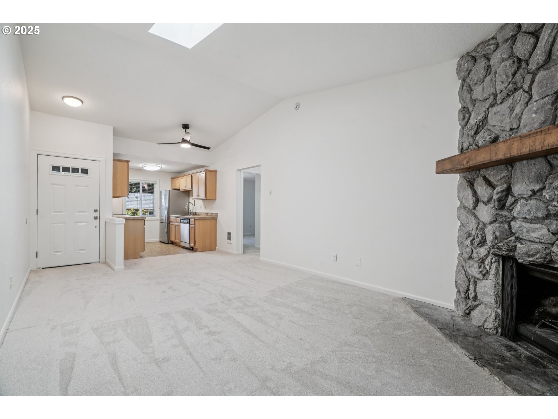 Photo #5: 641917932 Listing: Photo #5