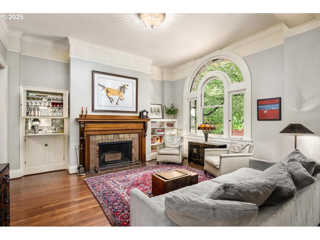 Photo #4: 641989780 Listing 
