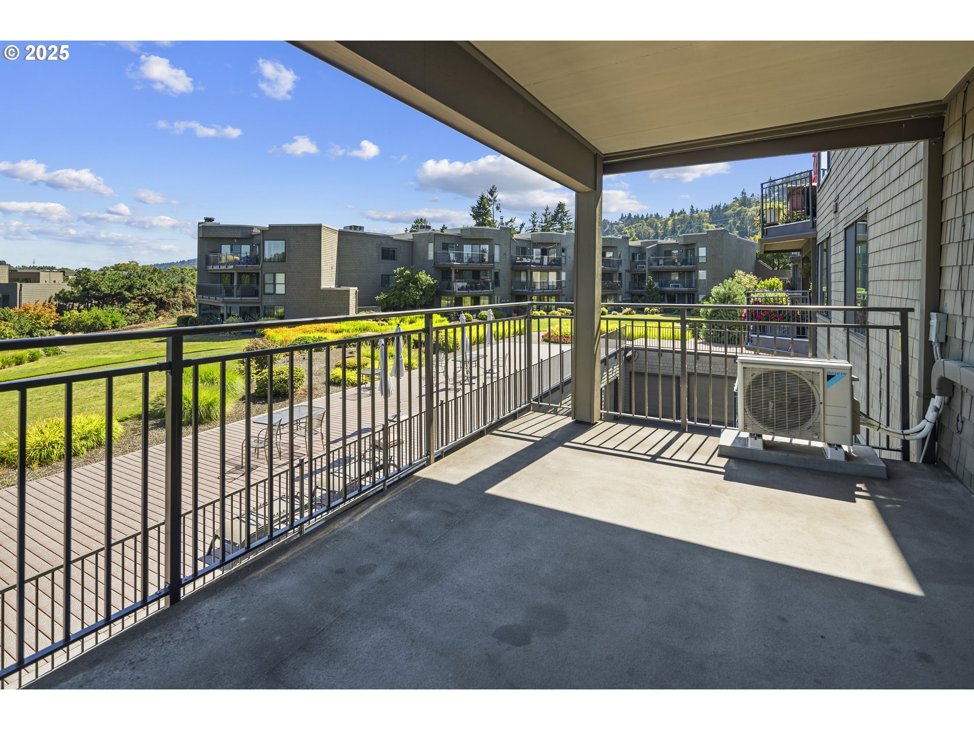 Photo #6: 643226833 Listing 