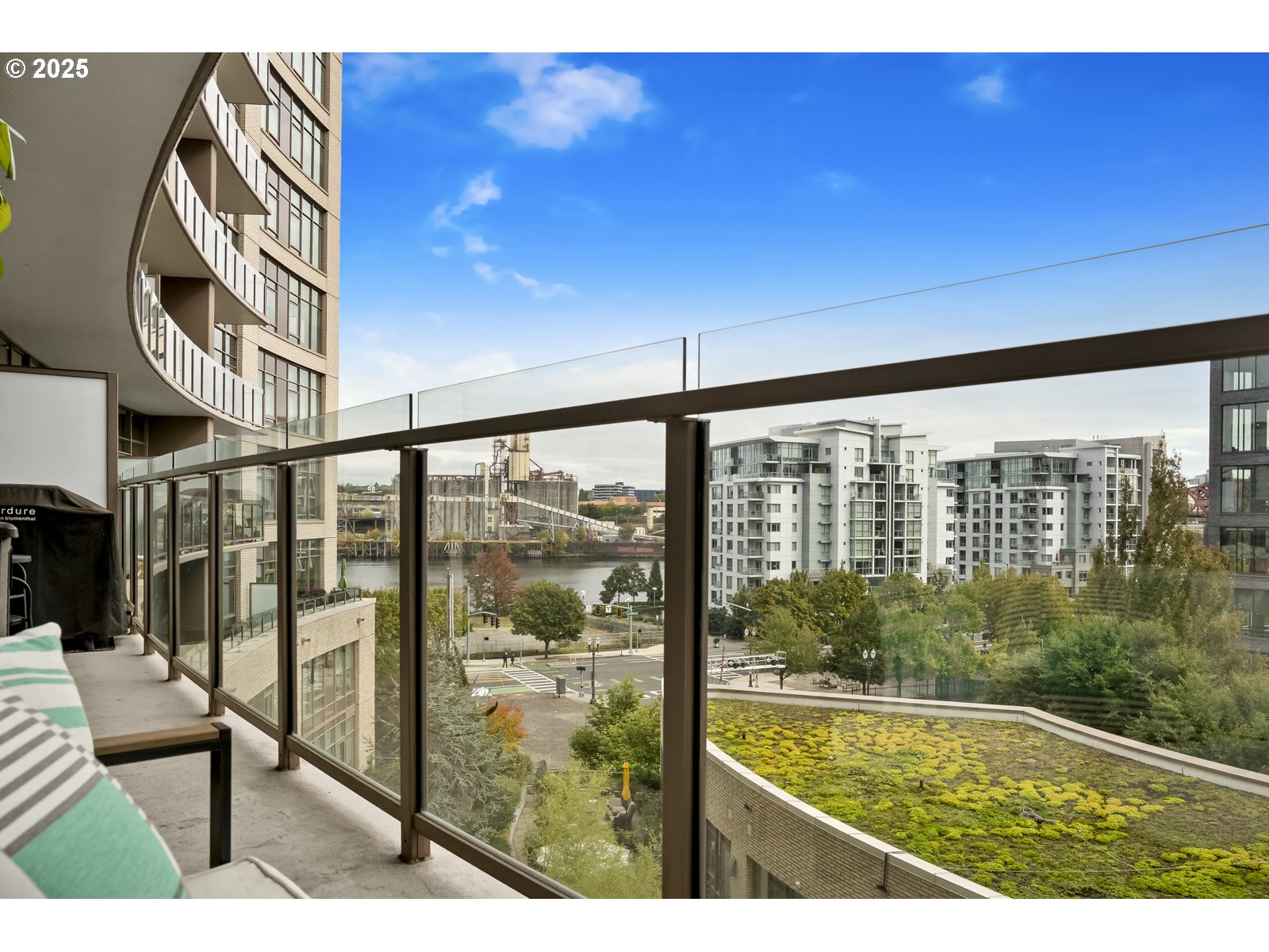 Photo #17: 646320851 Listing: Photo #17