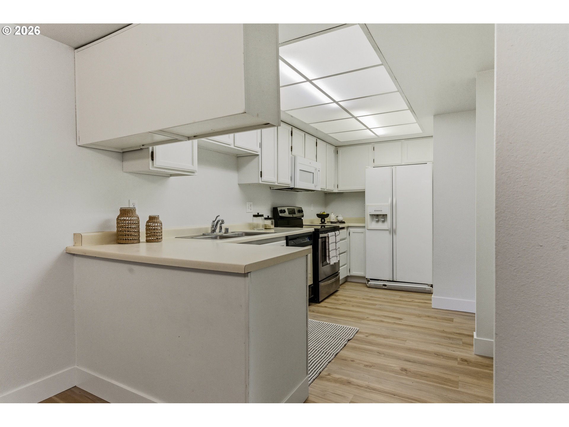 Photo #6: 647748340 Listing: Photo #6