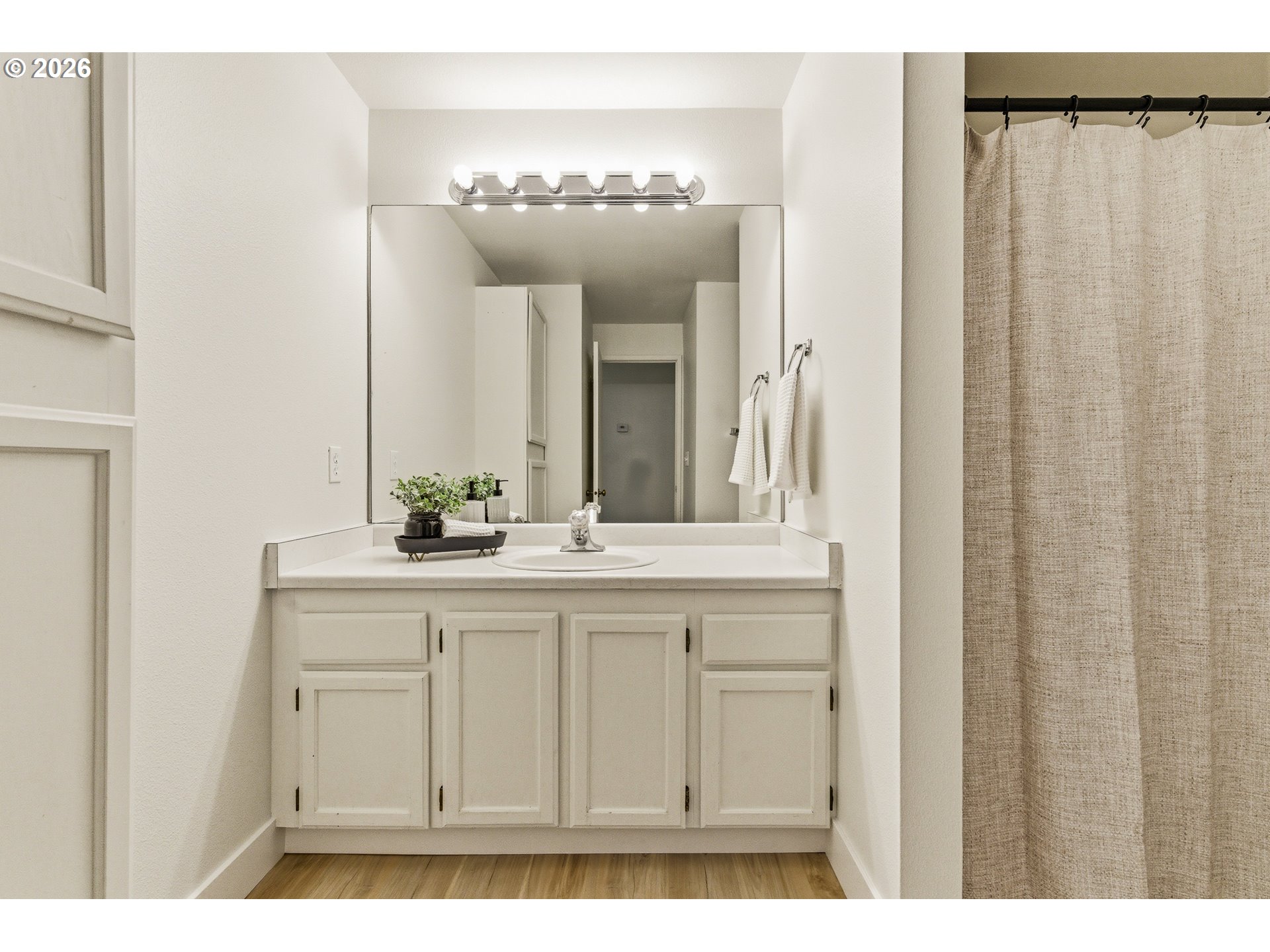 Photo #16: 647748340 Listing: Photo #16