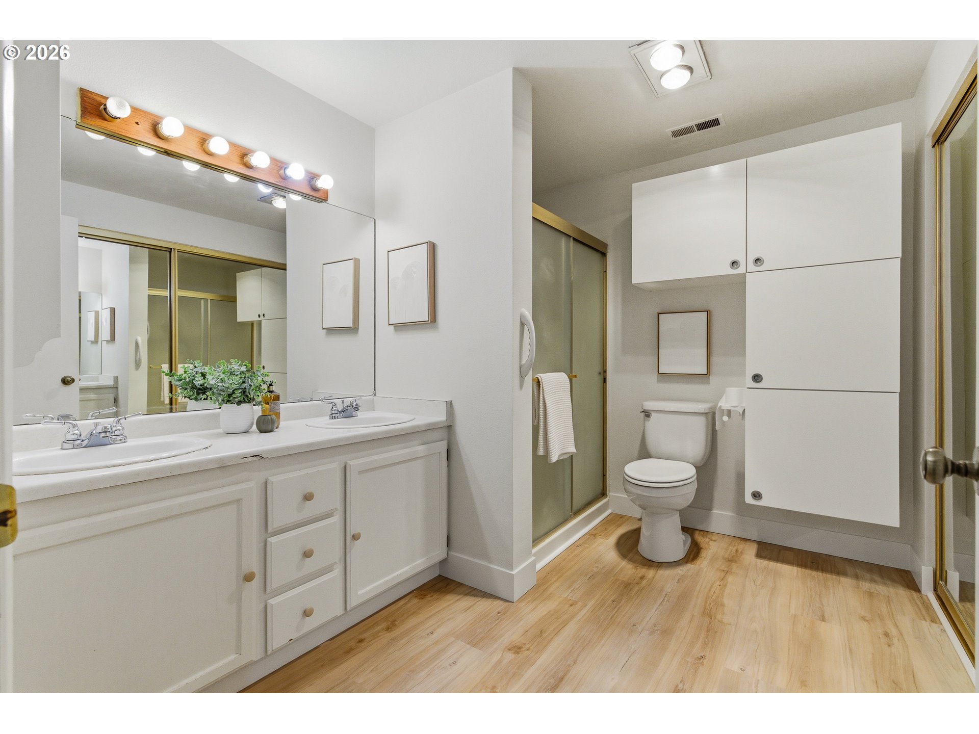 Photo #21: 647748340 Listing: Photo #21