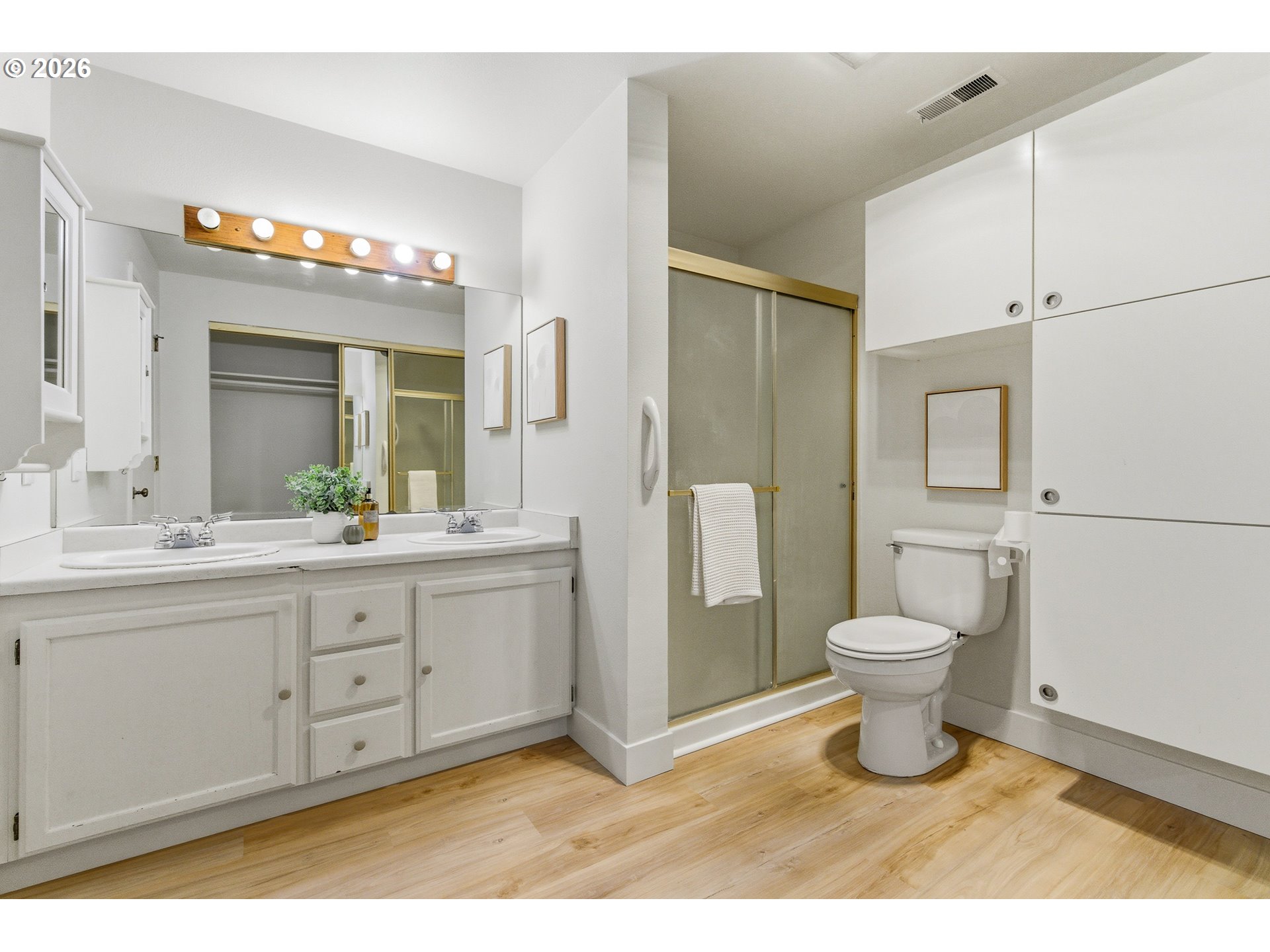 Photo #22: 647748340 Listing: Photo #22