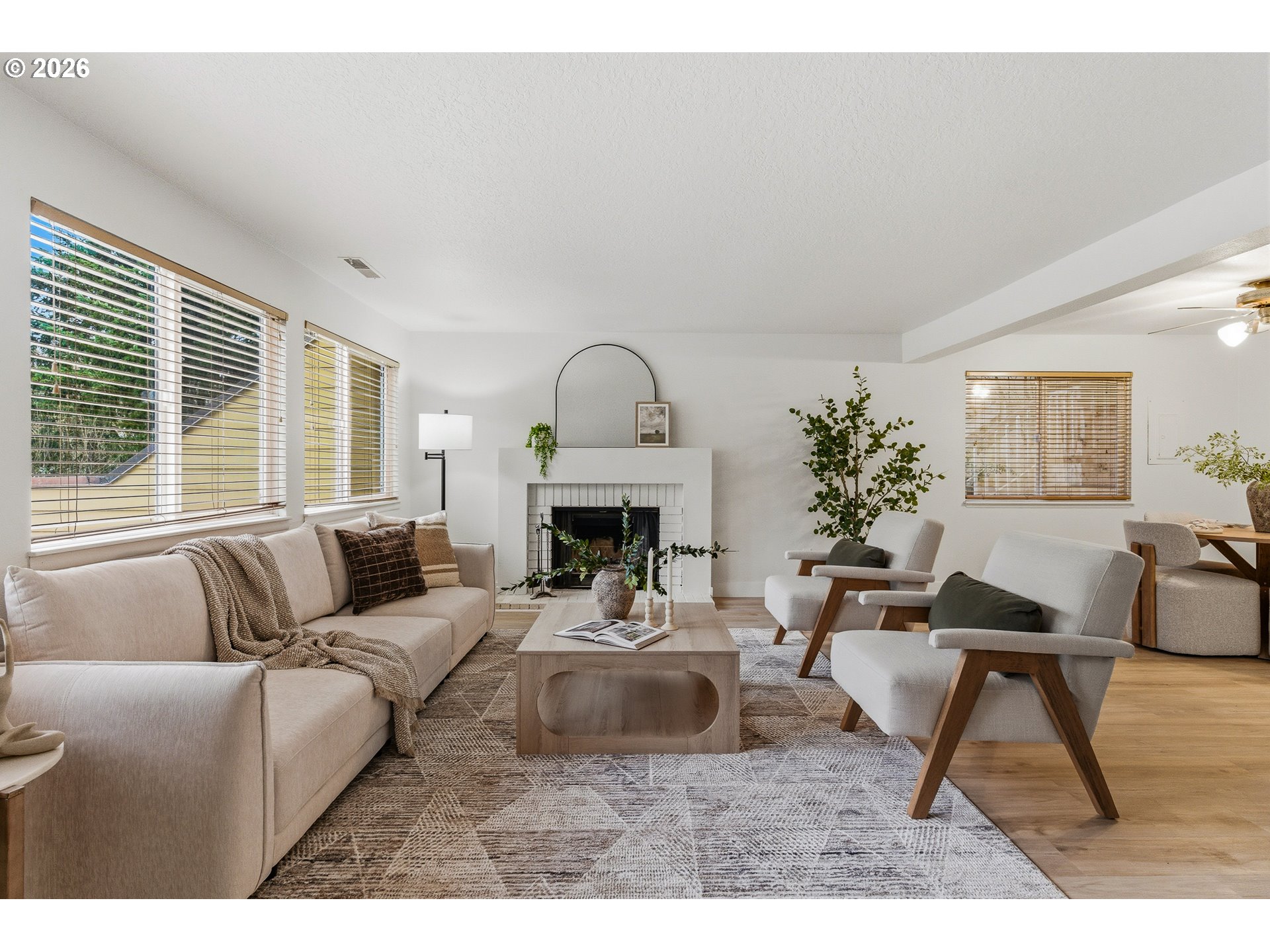 Photo #10: 647748340 Listing: Photo #10