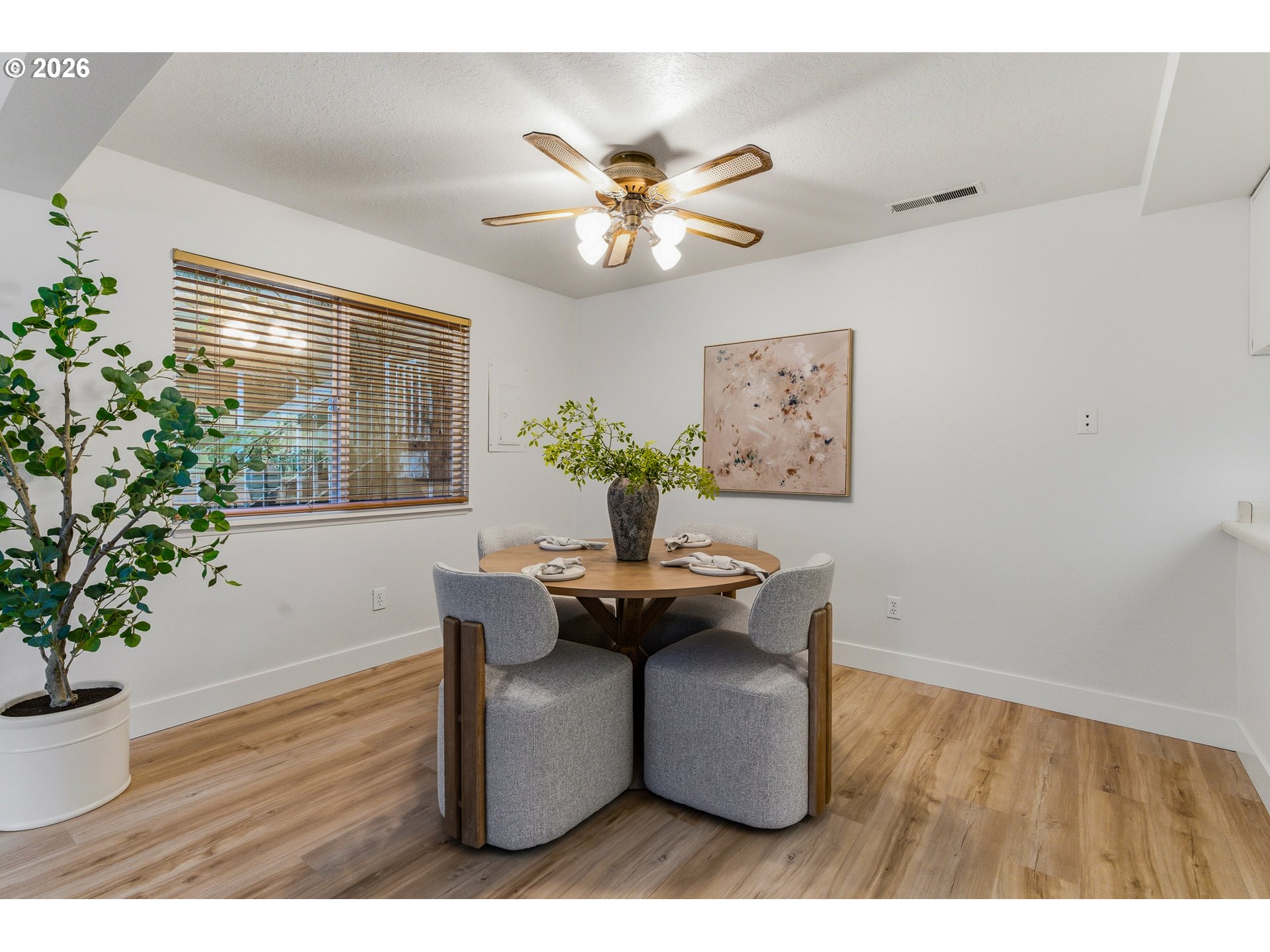 Photo #2: 647748340 Listing: Photo #2