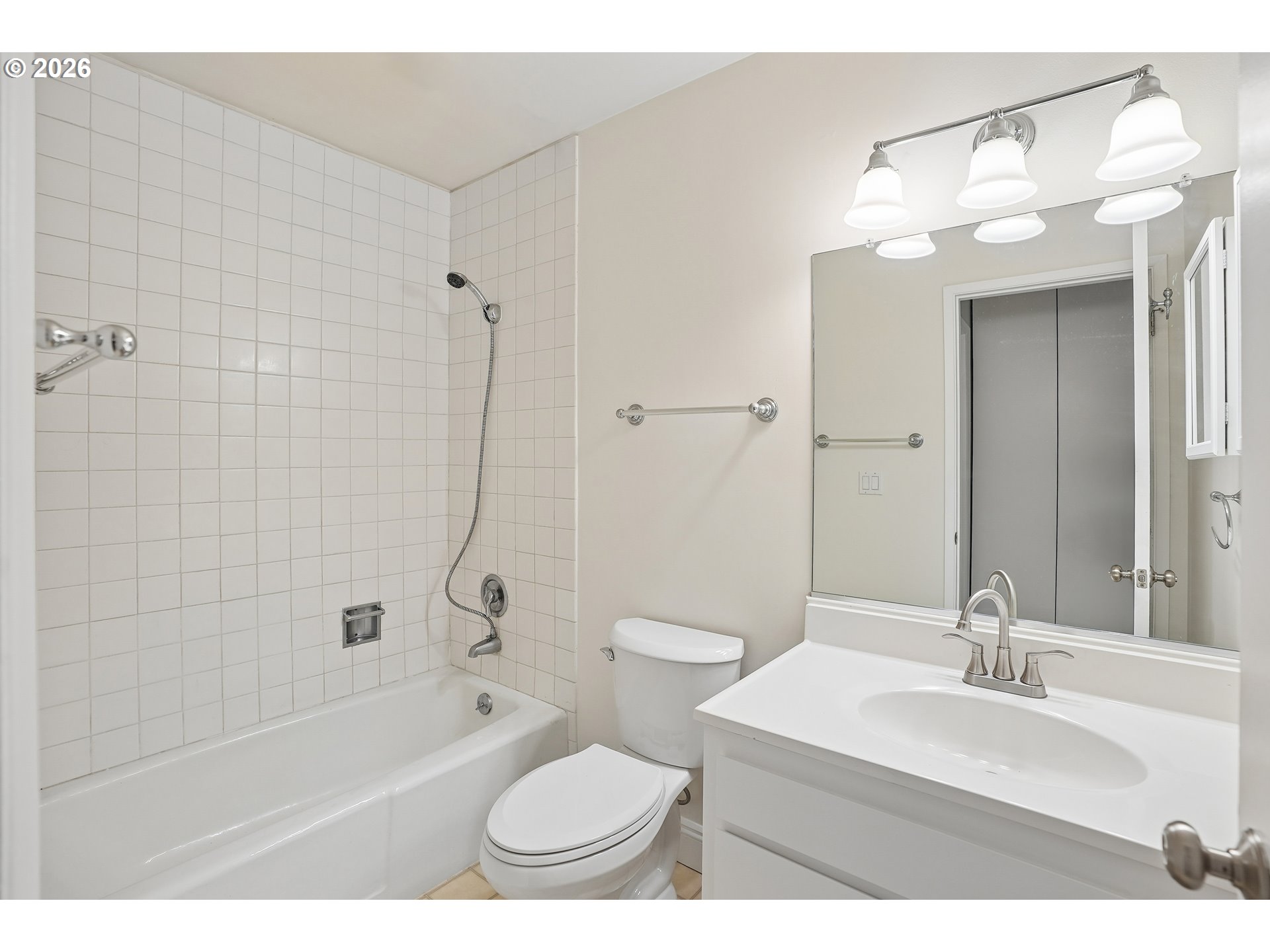 Photo #9: 647903505 Listing: Photo #9