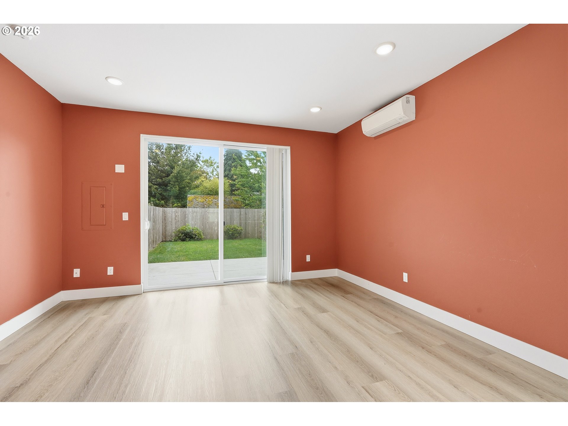 Photo #12: 647957976 Listing: Photo #12