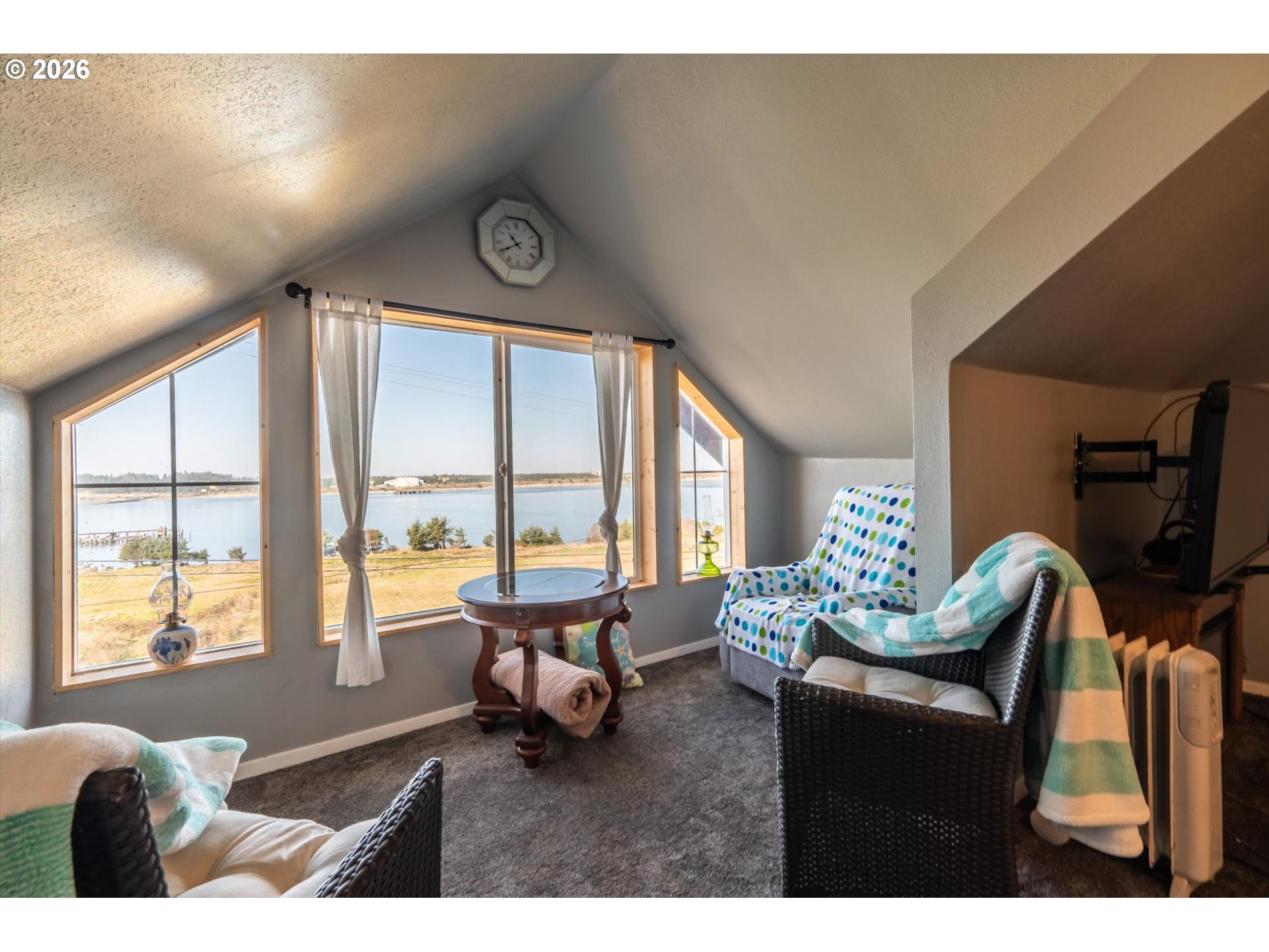 333 N EMPIRE BLVD, Coos Bay, OR 97420