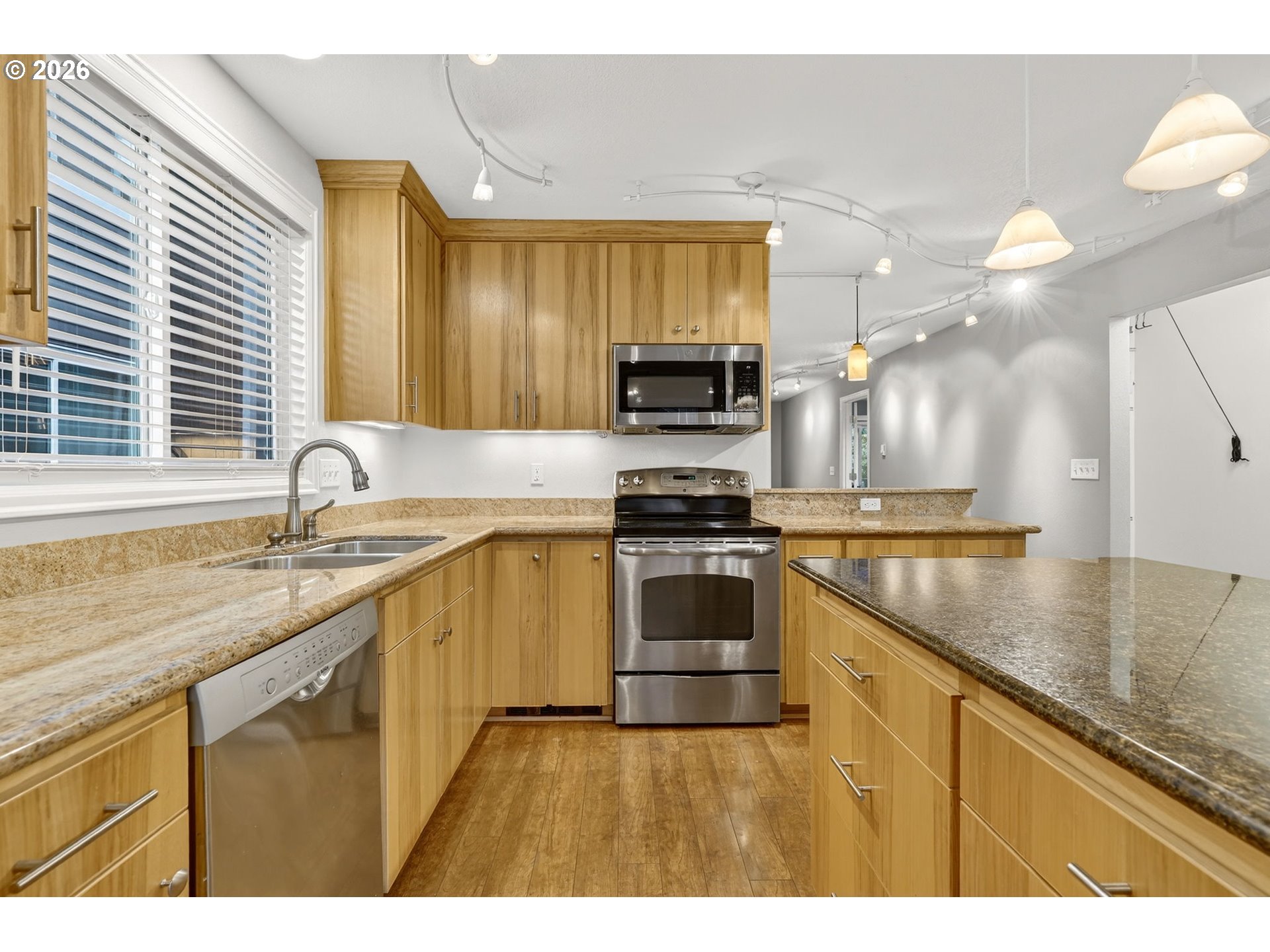 Photo #10: 648877406 Listing: Photo #10