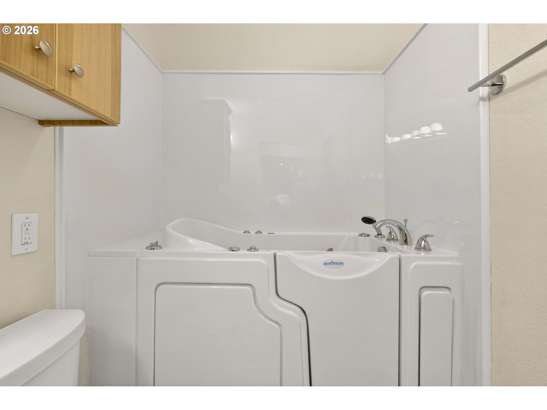 Photo #35: 648877406 Listing: Photo #35