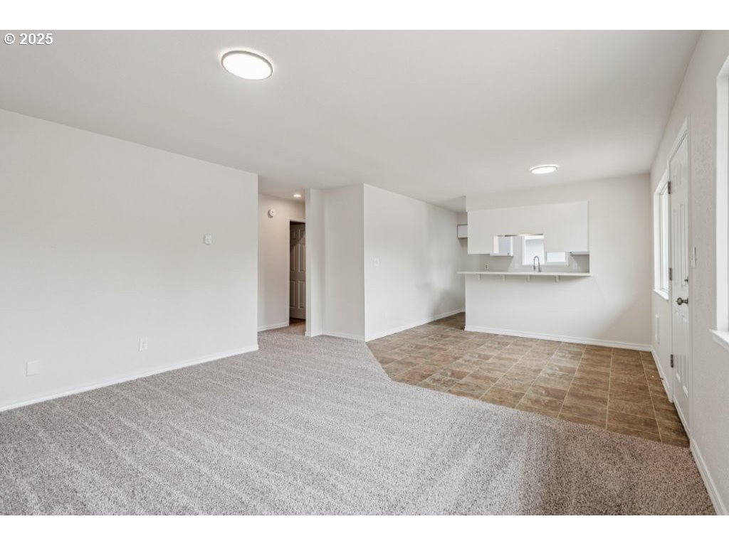 Photo #11: 648893201 Listing: Photo #11