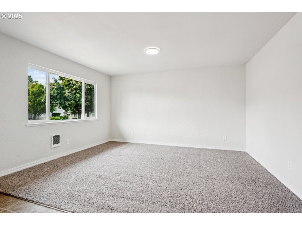 Photo #6: 648893201 Listing 