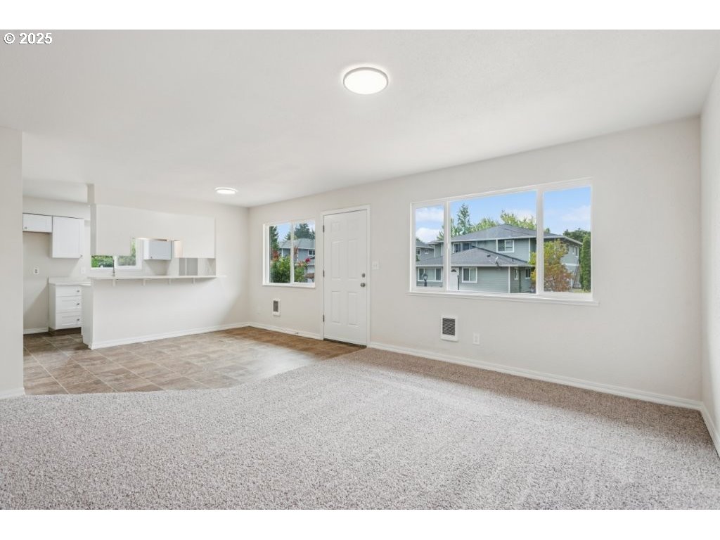 Photo #9: 648893201 Listing: Photo #9