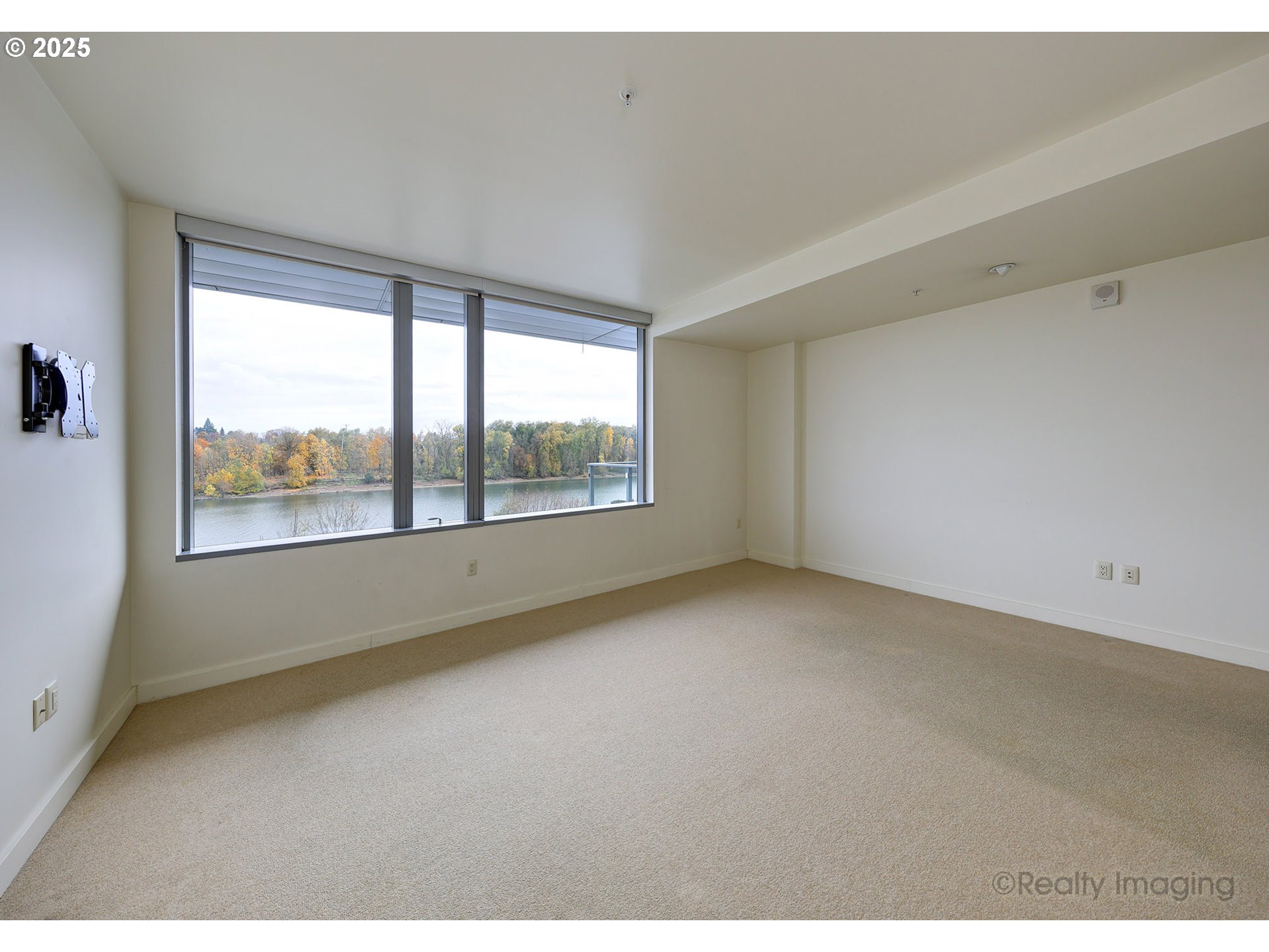 Photo #13: 649085343 Listing: Photo #13