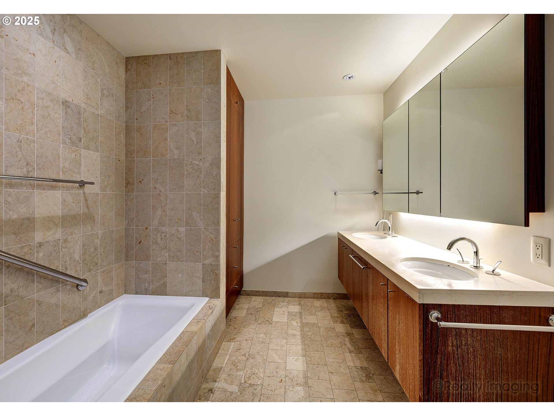 Photo #14: 649085343 Listing: Photo #14