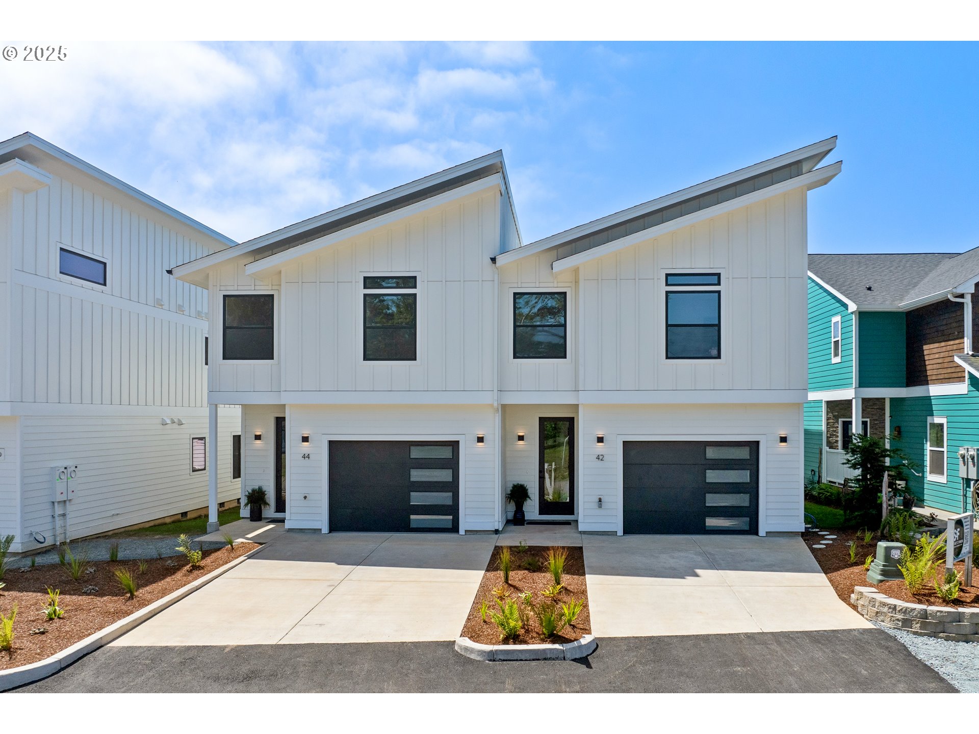 42 Washington ST, Rockaway Beach, OR, 97136