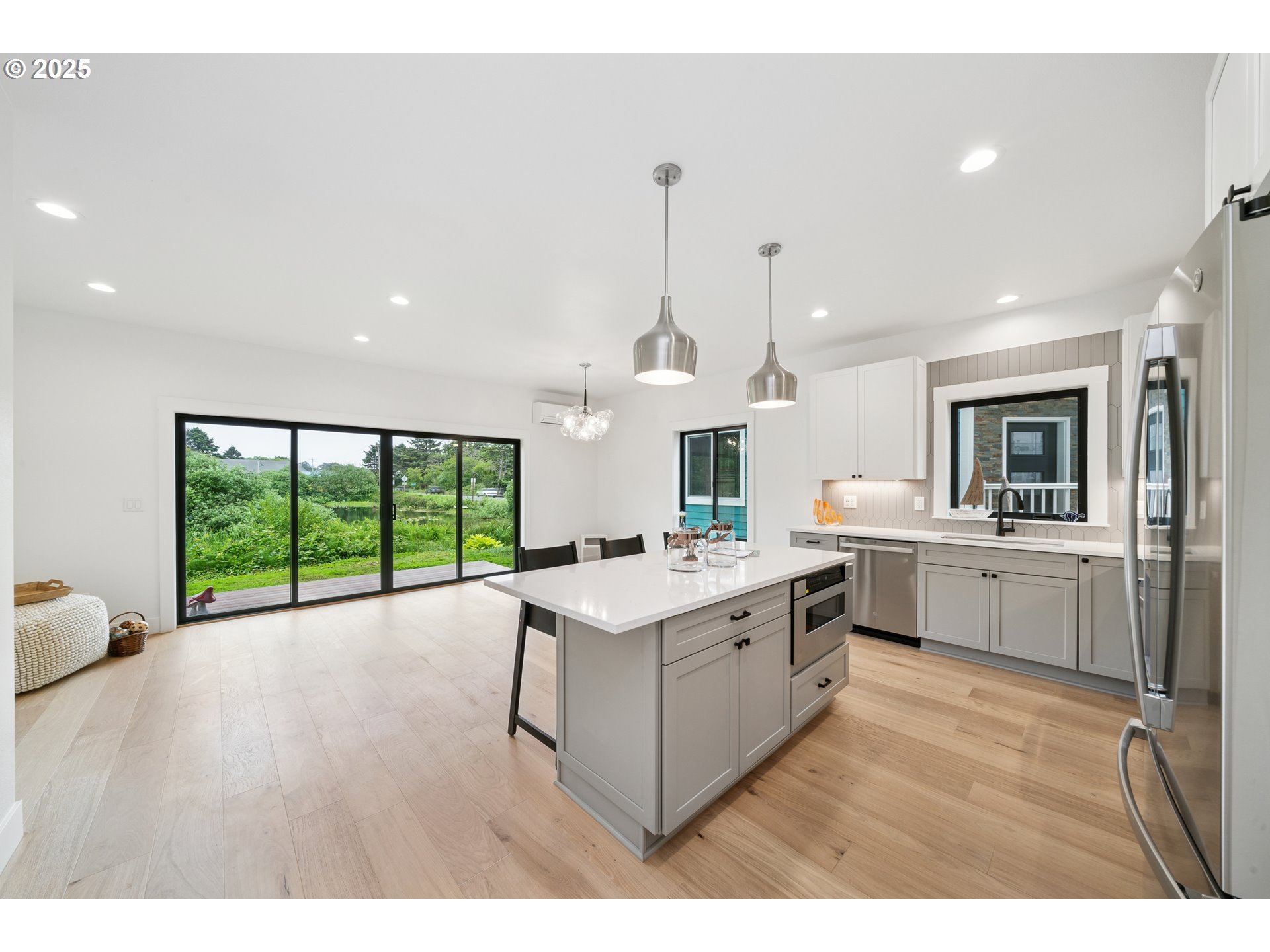 42 Washington ST, Rockaway Beach, OR, 97136