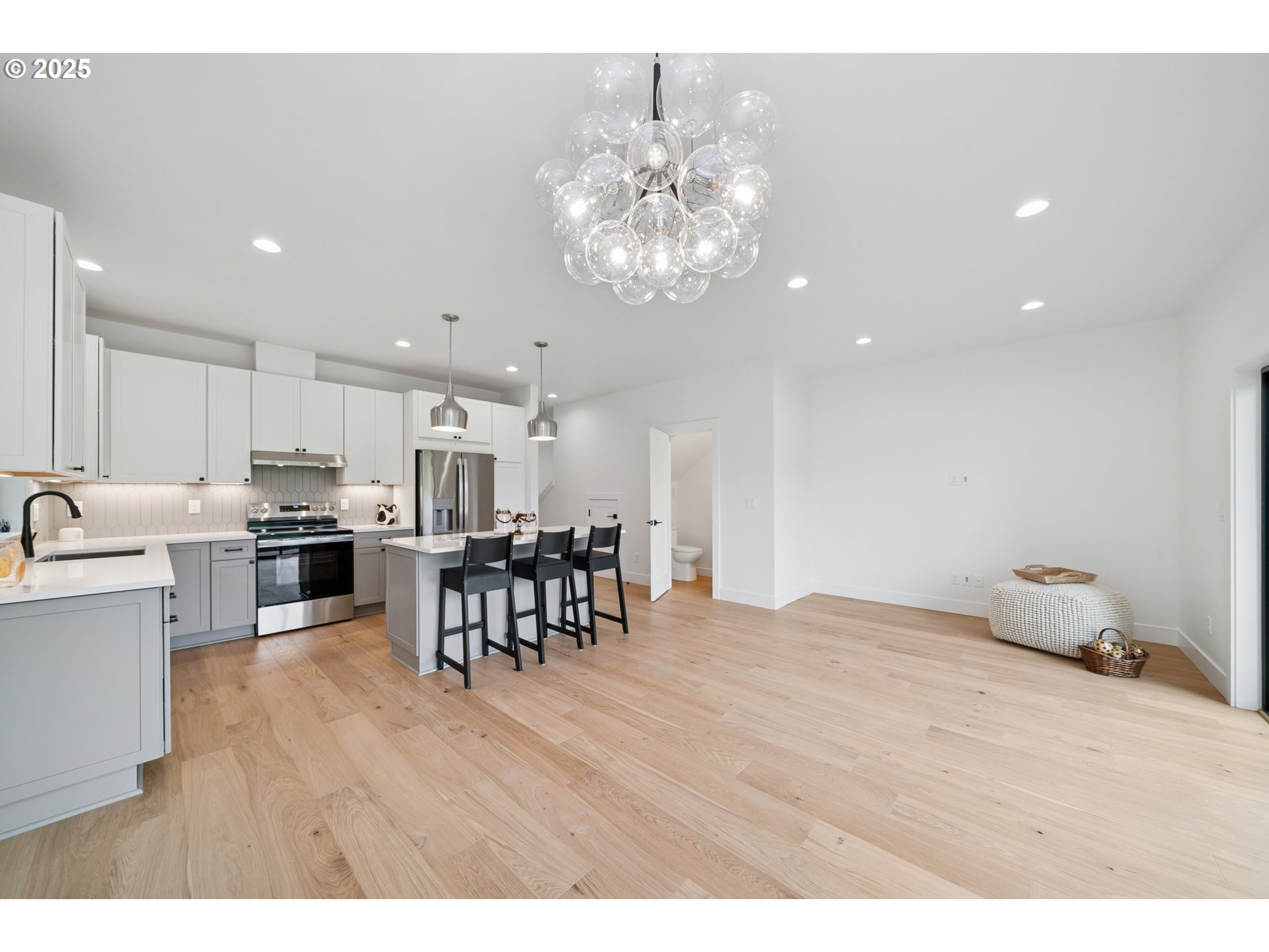 42 Washington ST, Rockaway Beach, OR, 97136