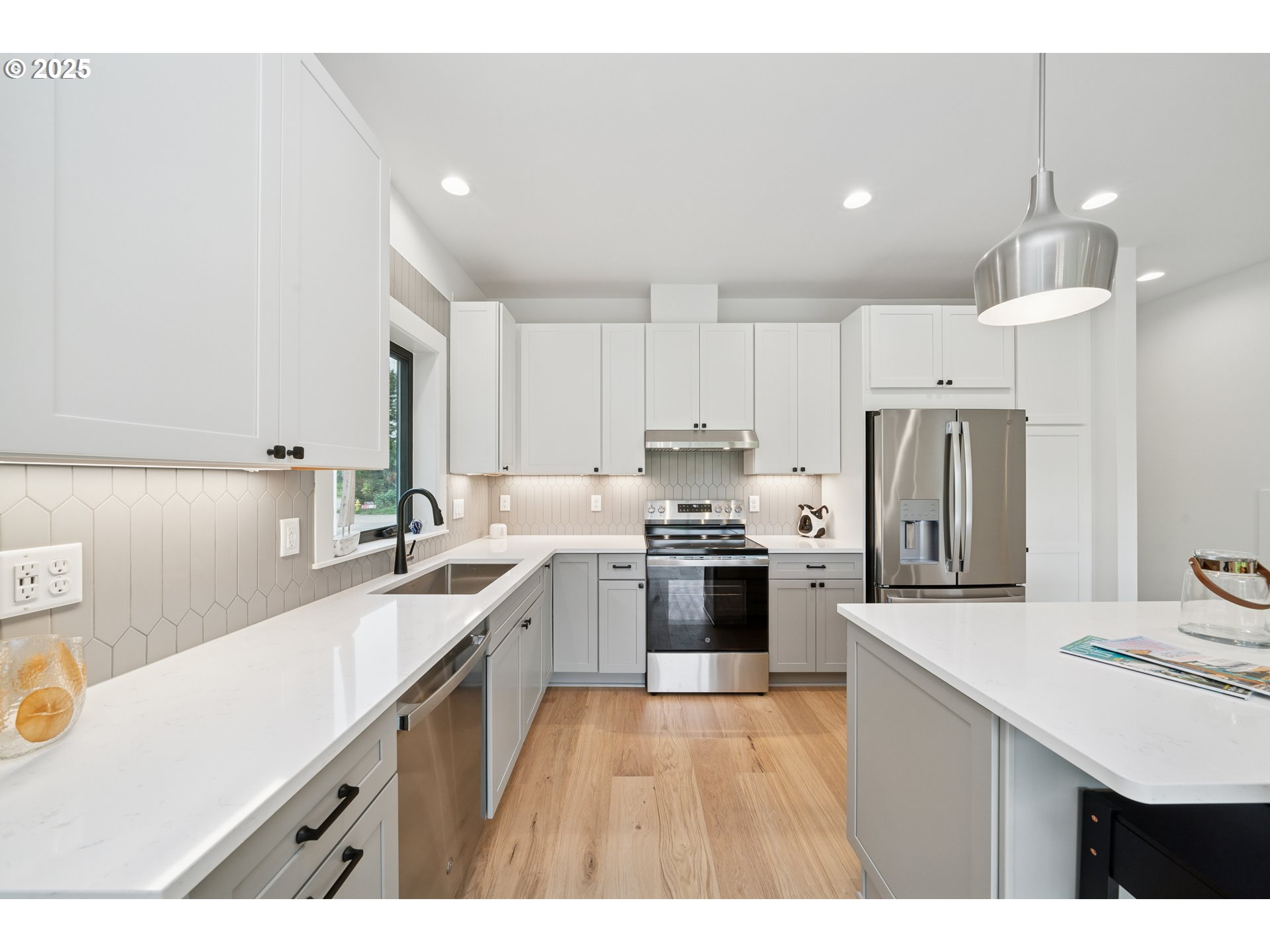 42 Washington ST, Rockaway Beach, OR, 97136