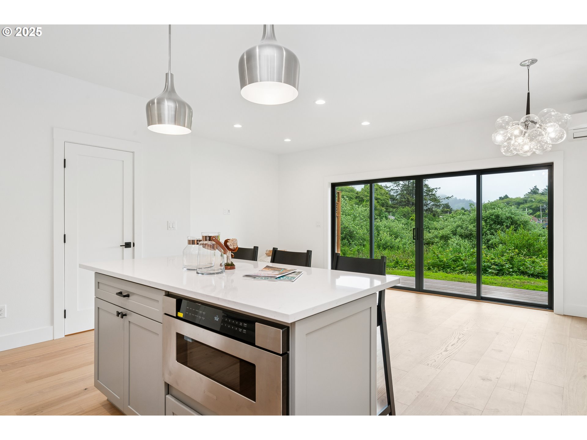 42 Washington ST, Rockaway Beach, OR, 97136