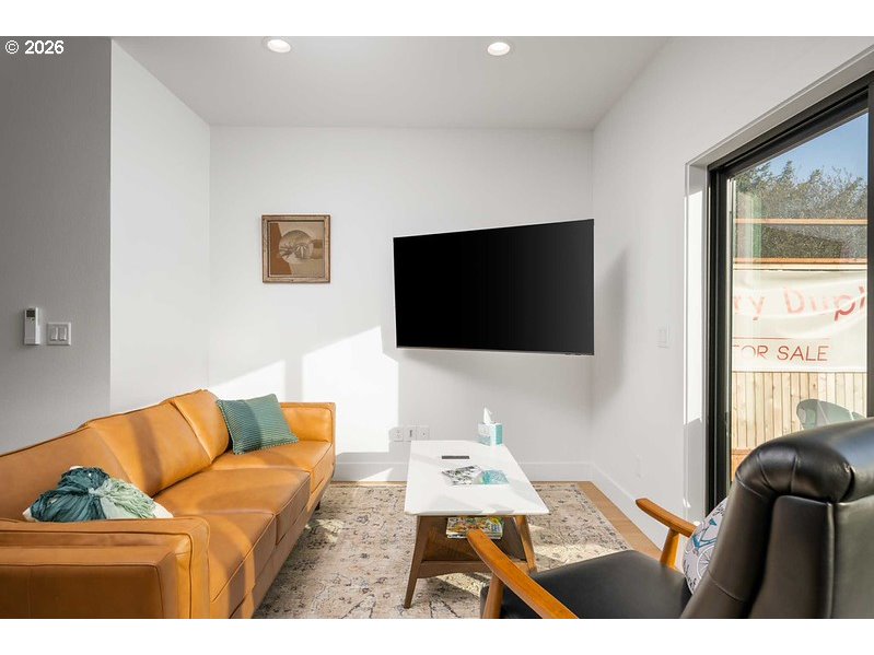 42 Washington ST, Rockaway Beach, OR, 97136