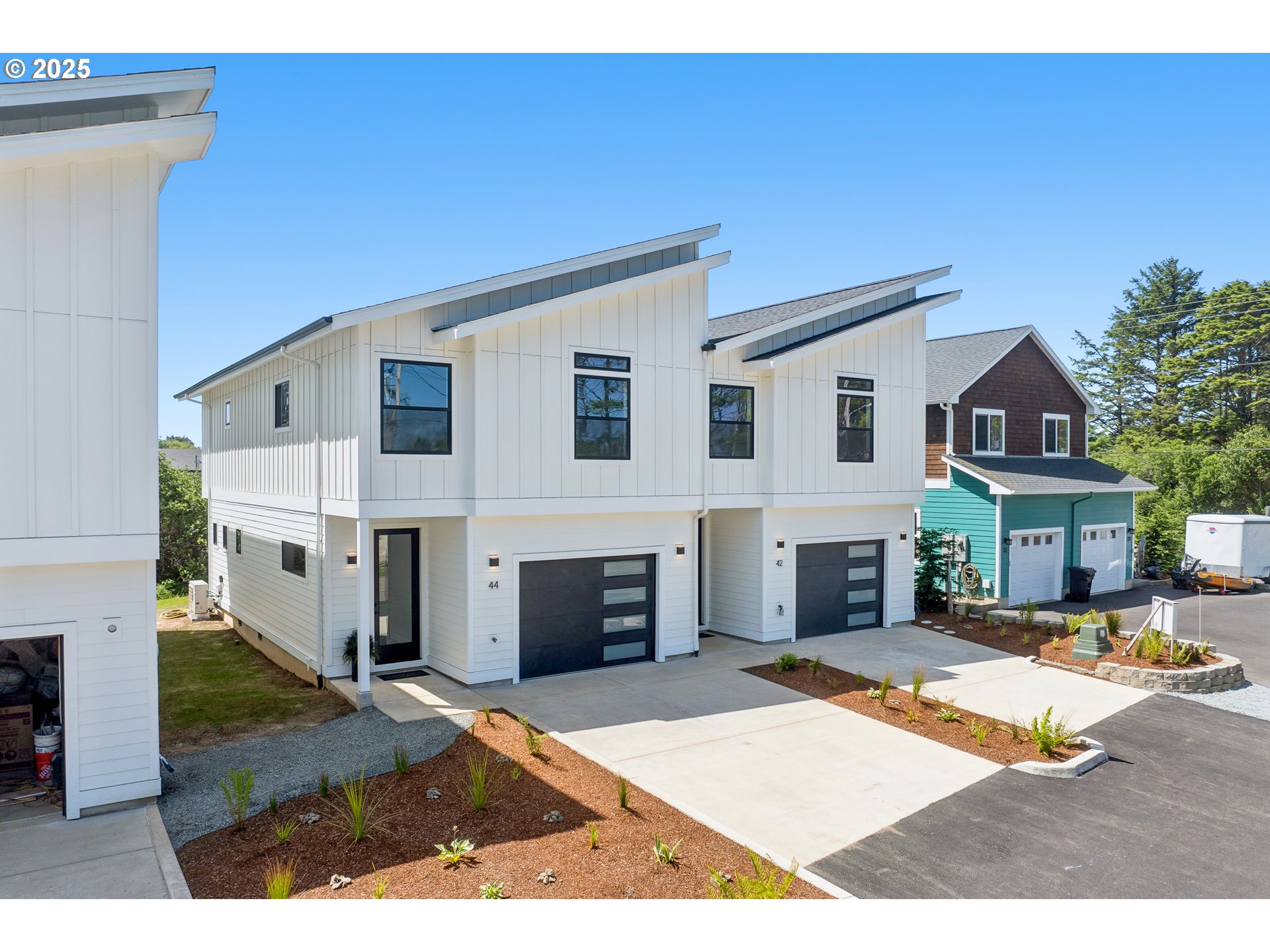 42 Washington ST, Rockaway Beach, OR, 97136