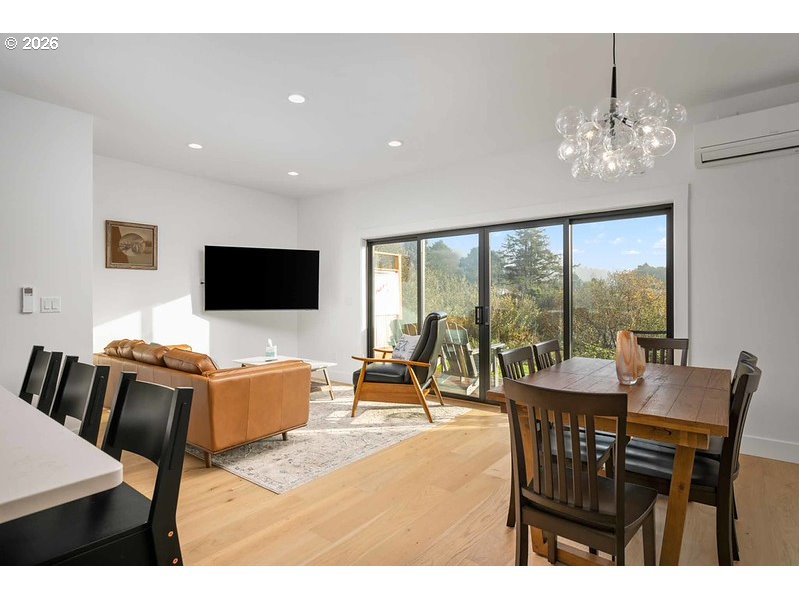 42 Washington ST, Rockaway Beach, OR, 97136