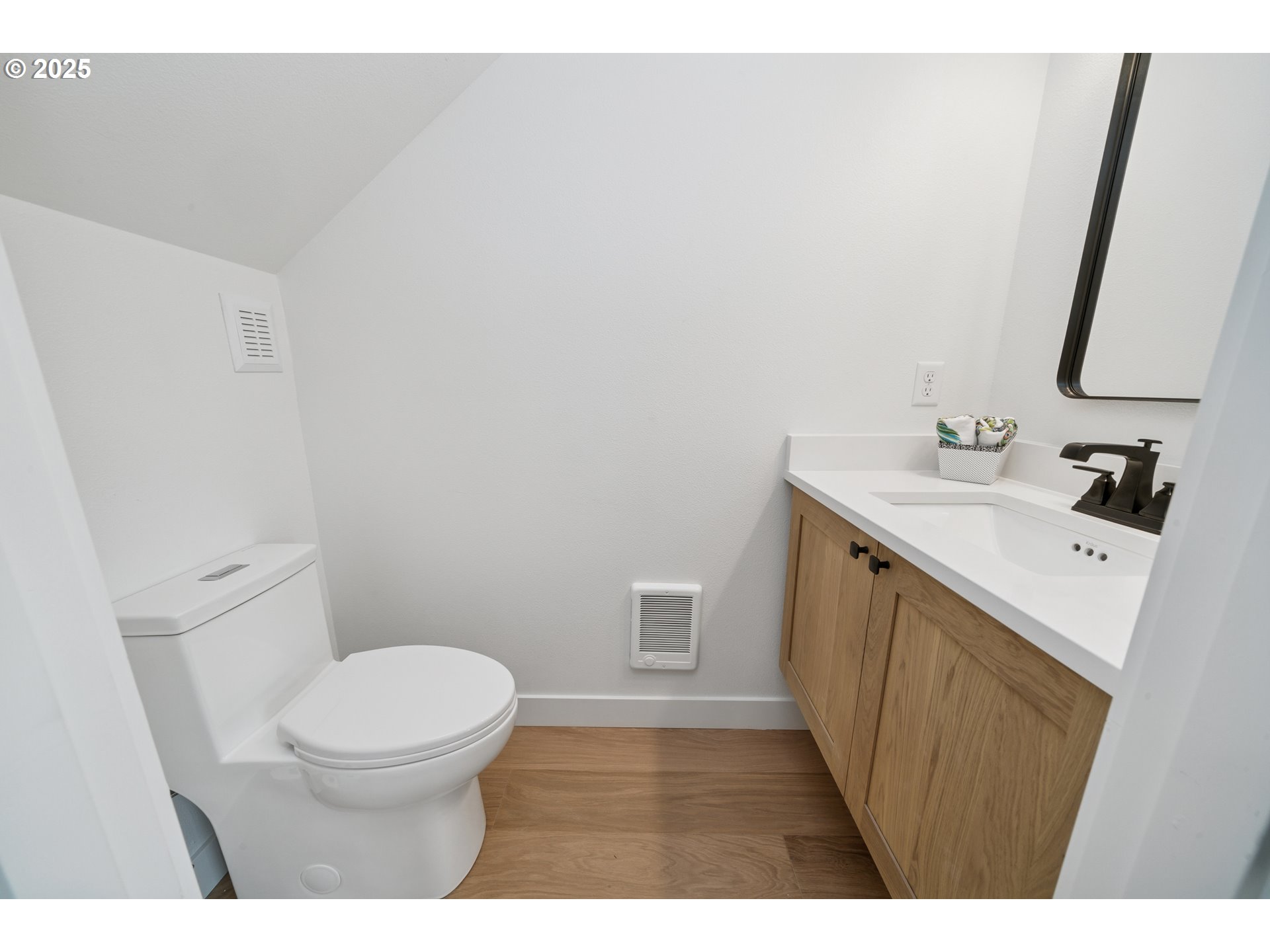 42 Washington ST, Rockaway Beach, OR, 97136