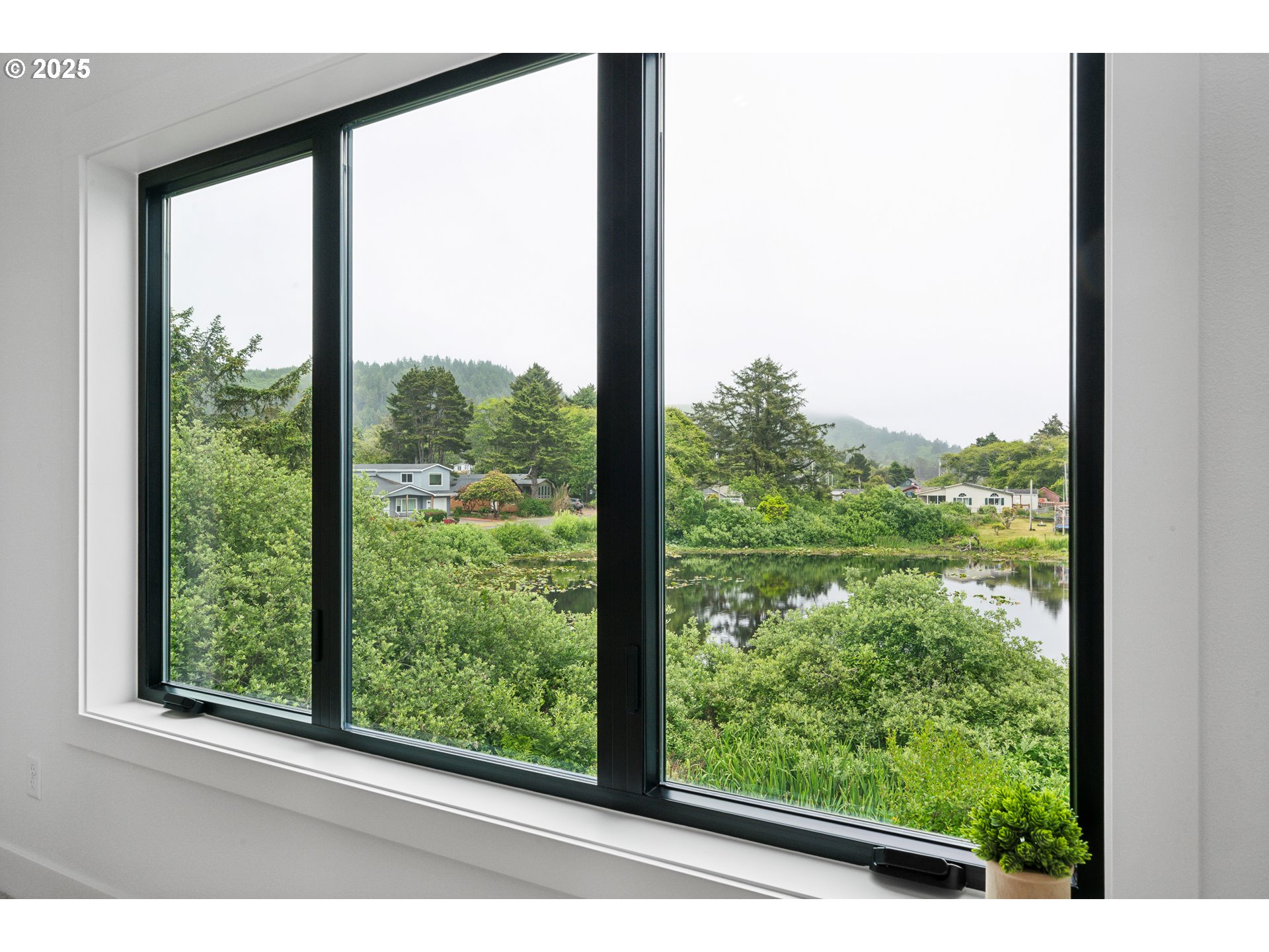 42 Washington ST, Rockaway Beach, OR, 97136