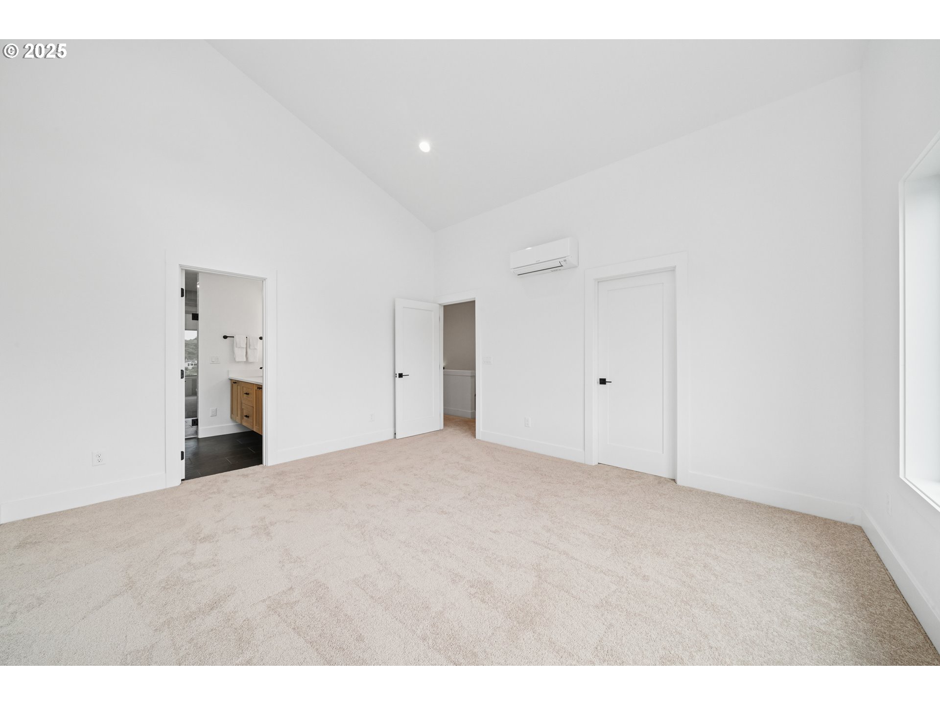 42 Washington ST, Rockaway Beach, OR, 97136