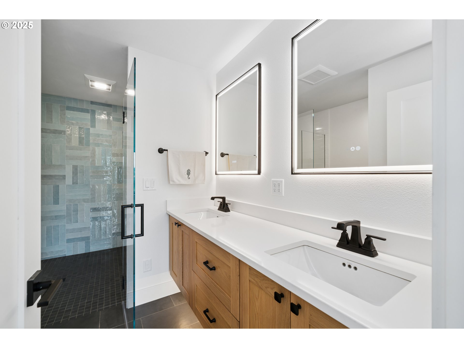 42 Washington ST, Rockaway Beach, OR, 97136