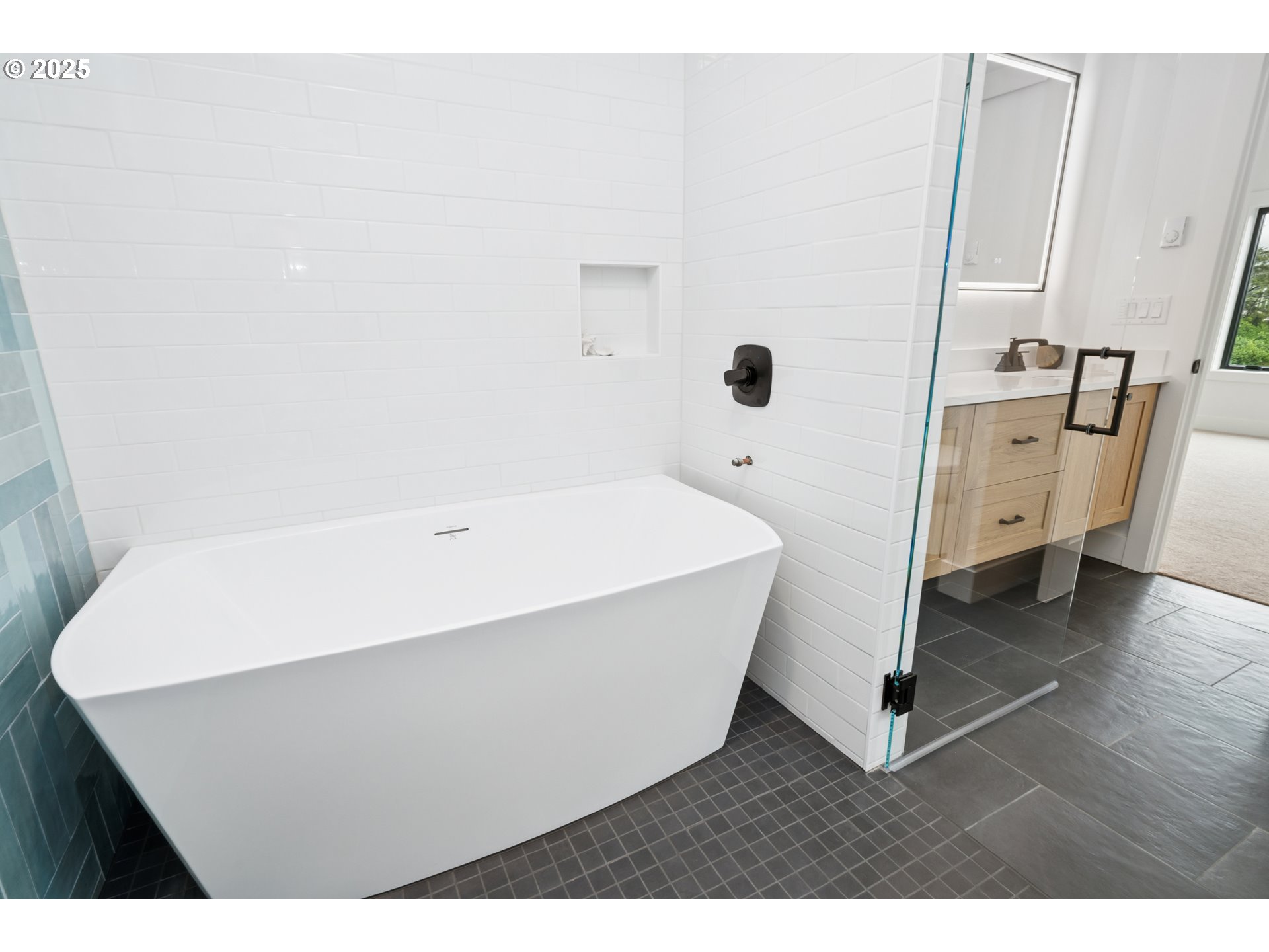 42 Washington ST, Rockaway Beach, OR, 97136