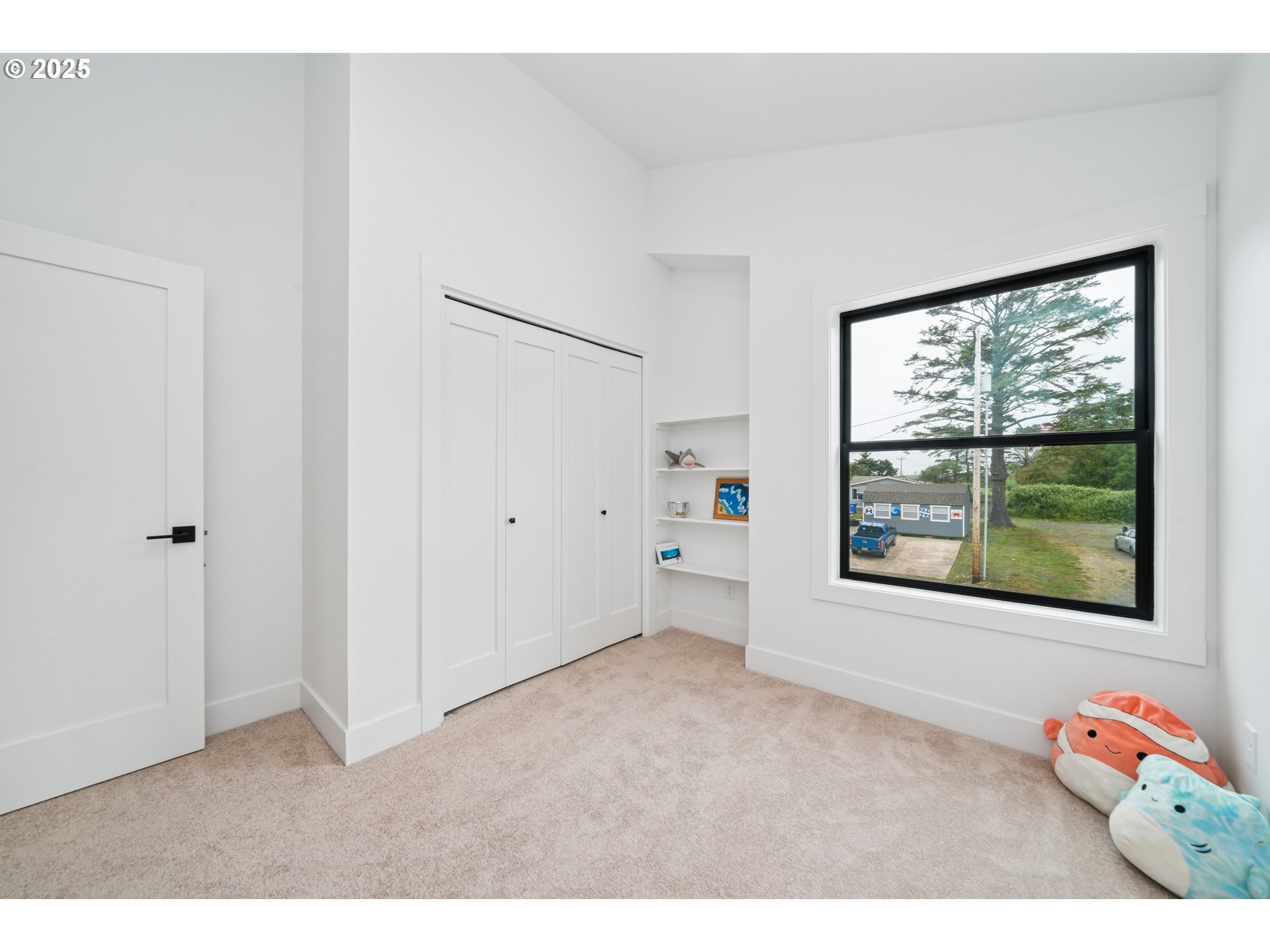 42 Washington ST, Rockaway Beach, OR, 97136