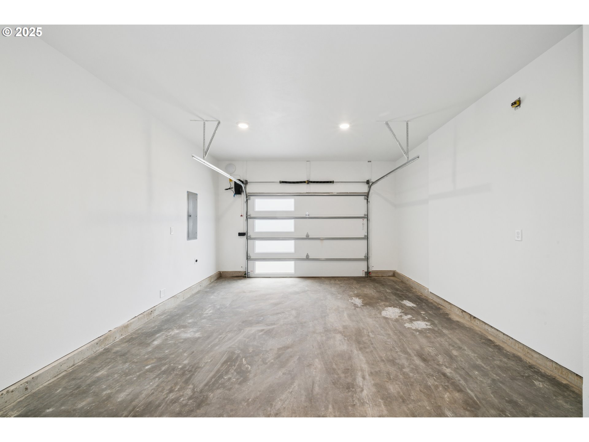 42 Washington ST, Rockaway Beach, OR, 97136