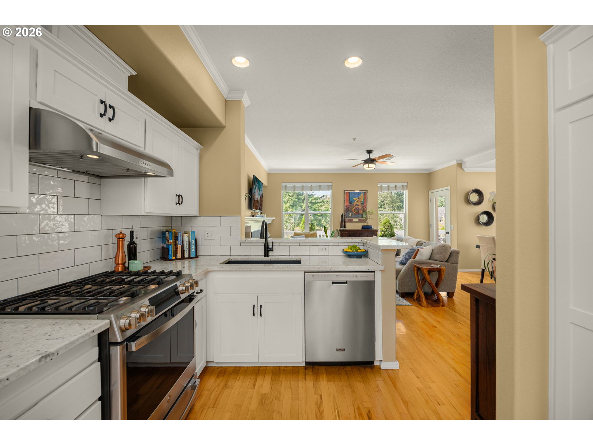 Photo #2: 649401382 Listing: Photo #2