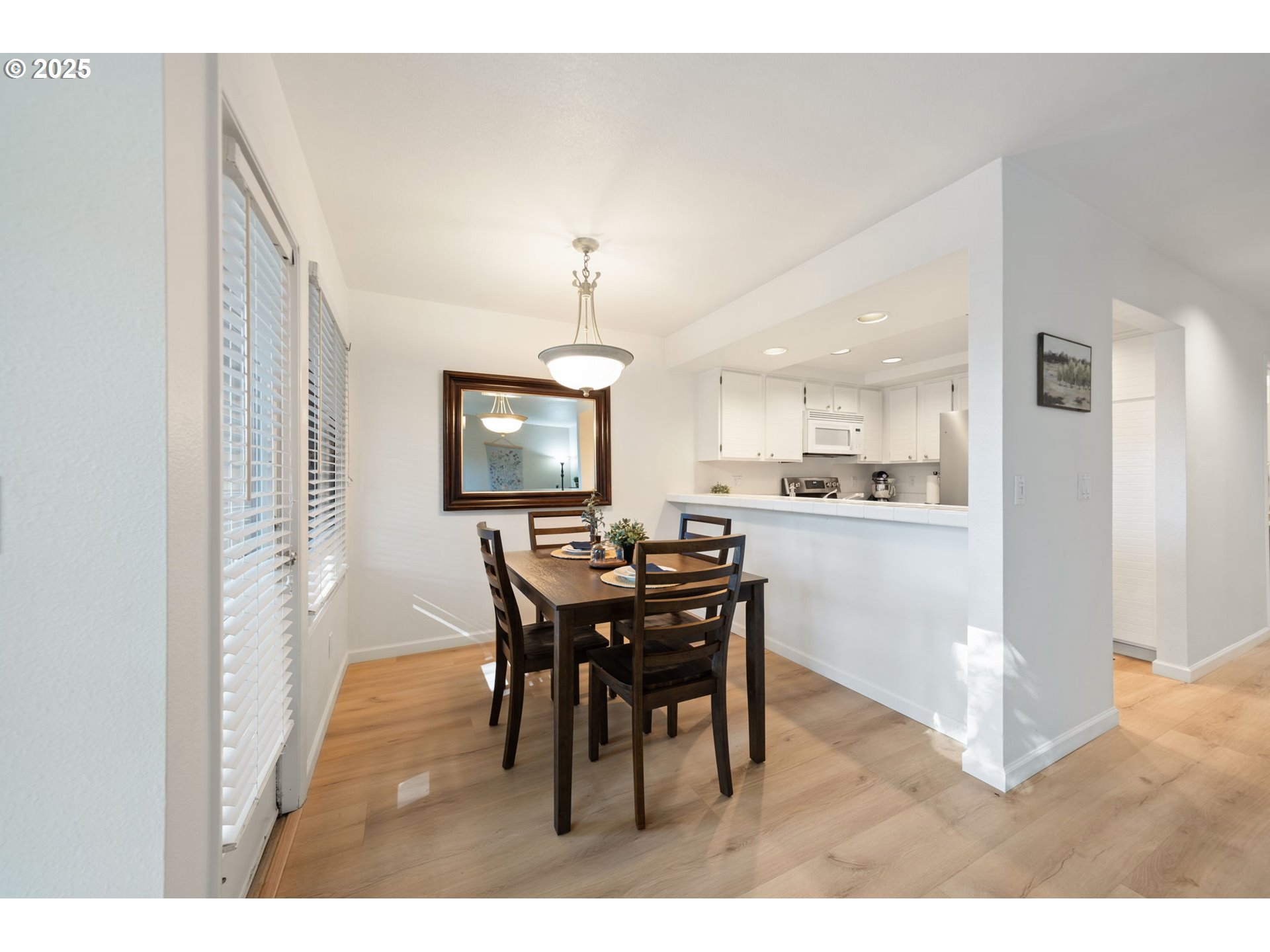 Photo #6: 649748585 Listing 