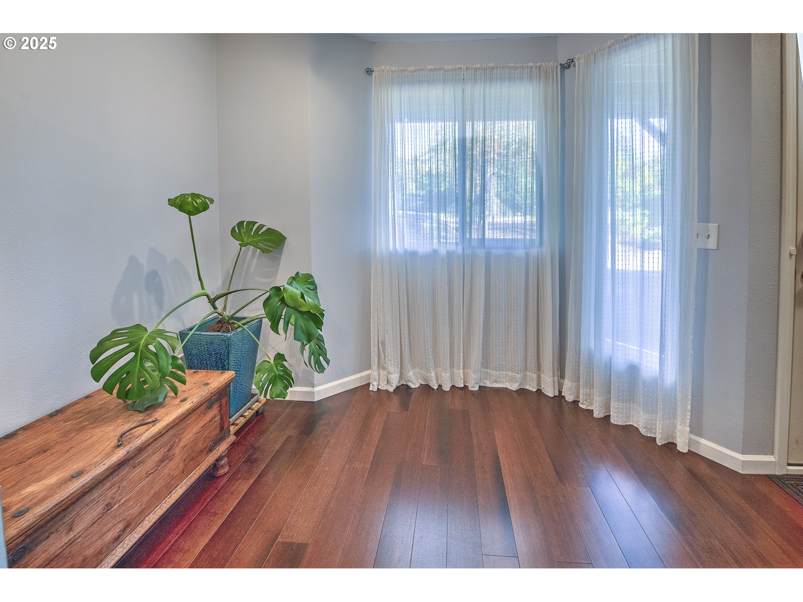 Photo #5: 650936704 Listing 