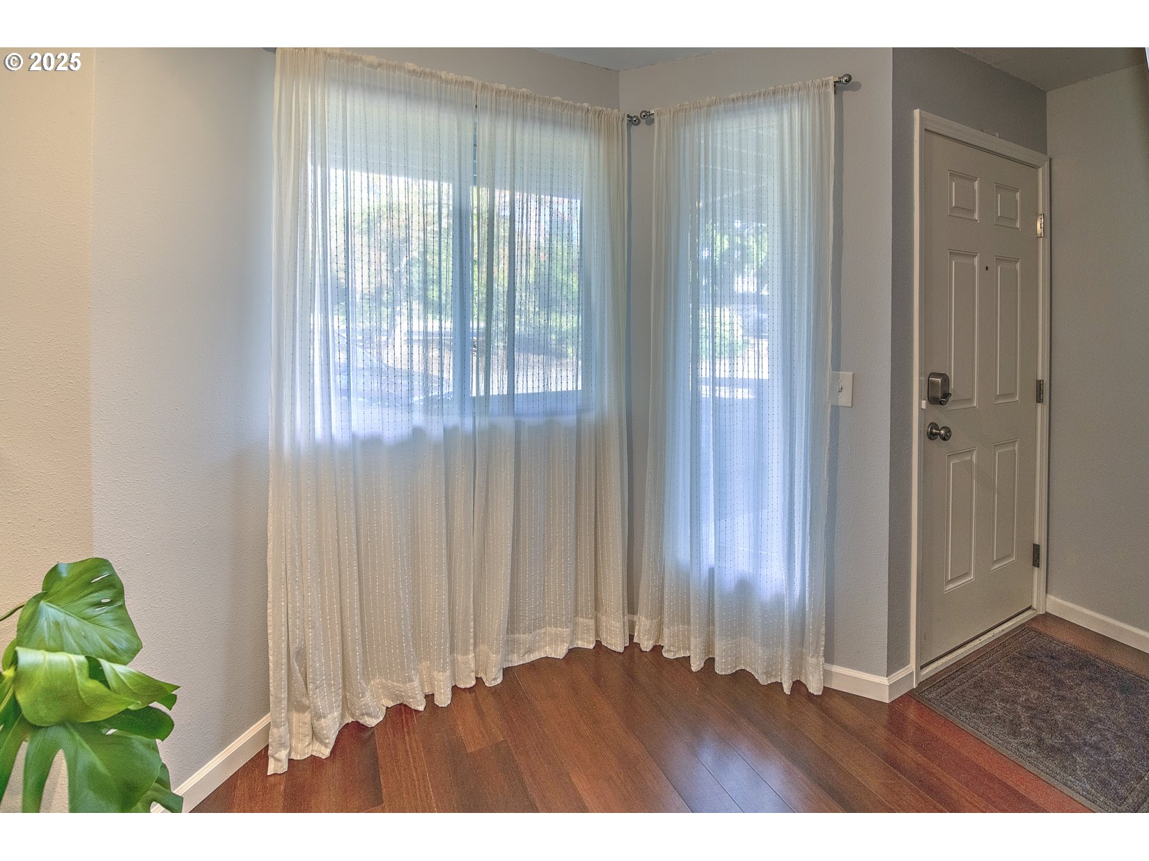 Photo #2: 650936704 Listing 