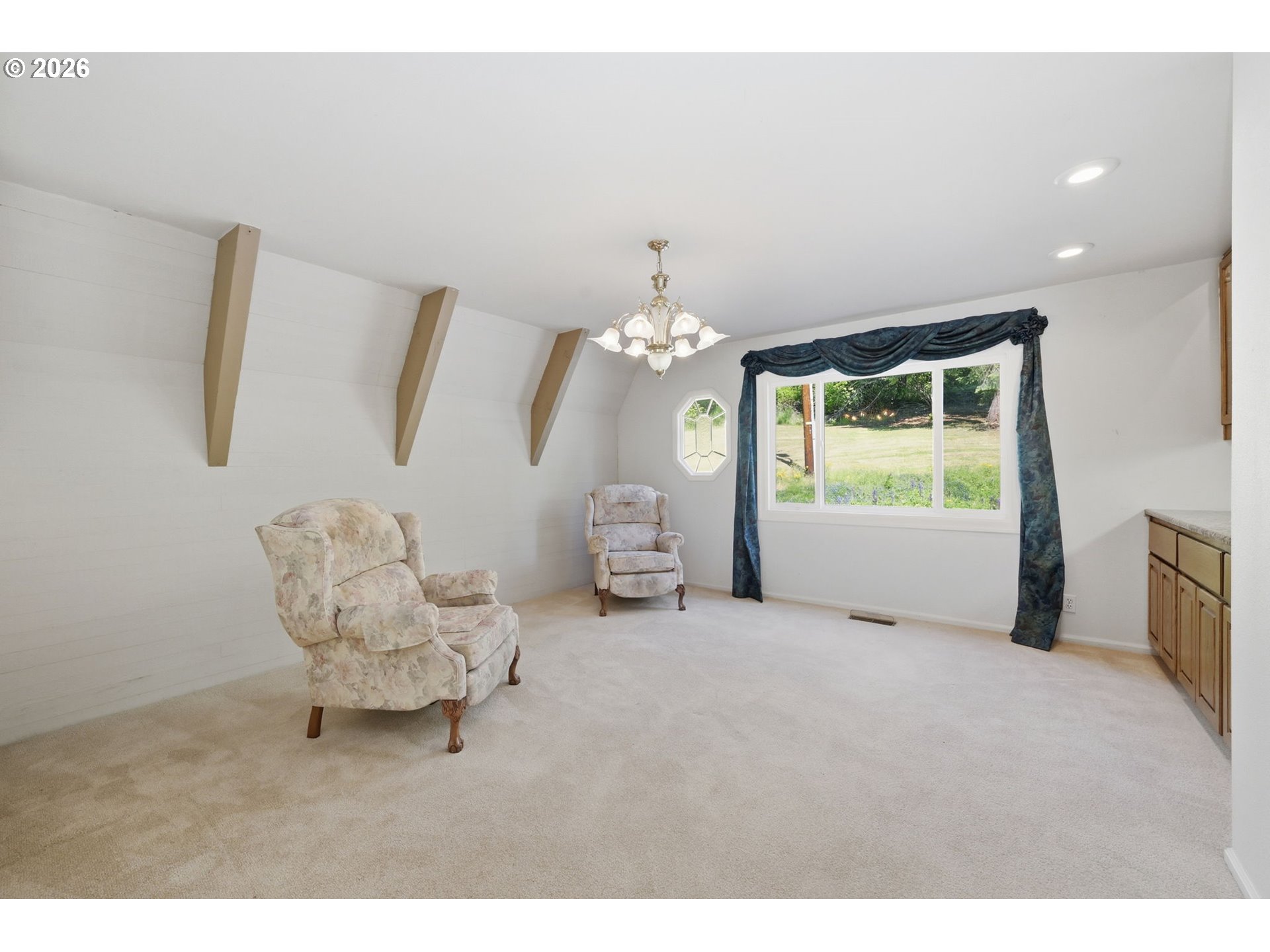 Property photo 18 of 48